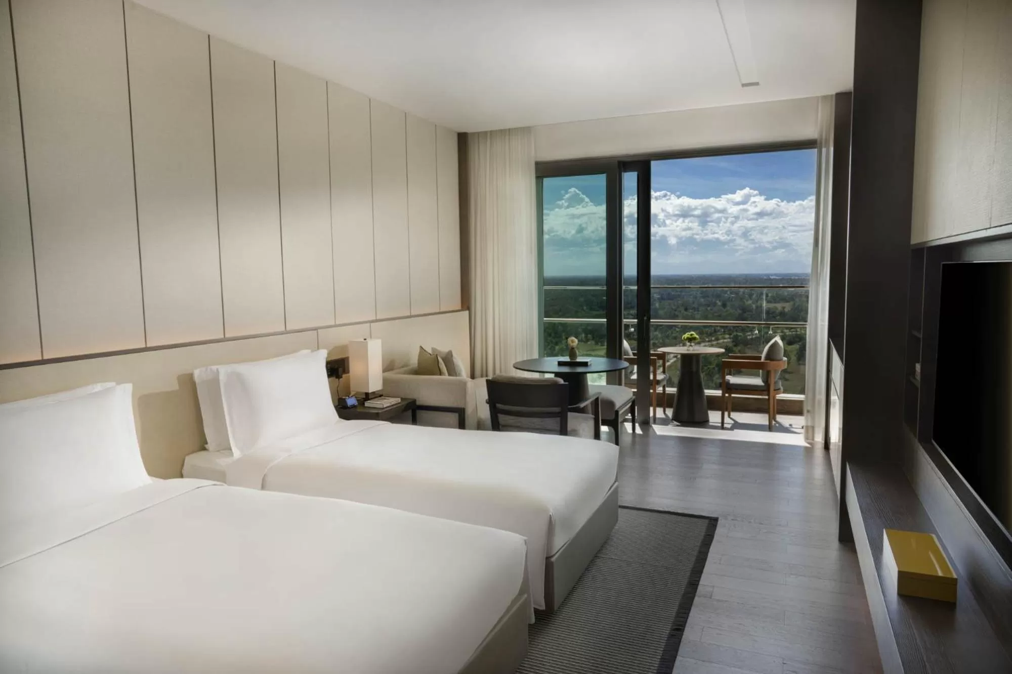 Deluxe Twin Room in New World Hoiana Hotel