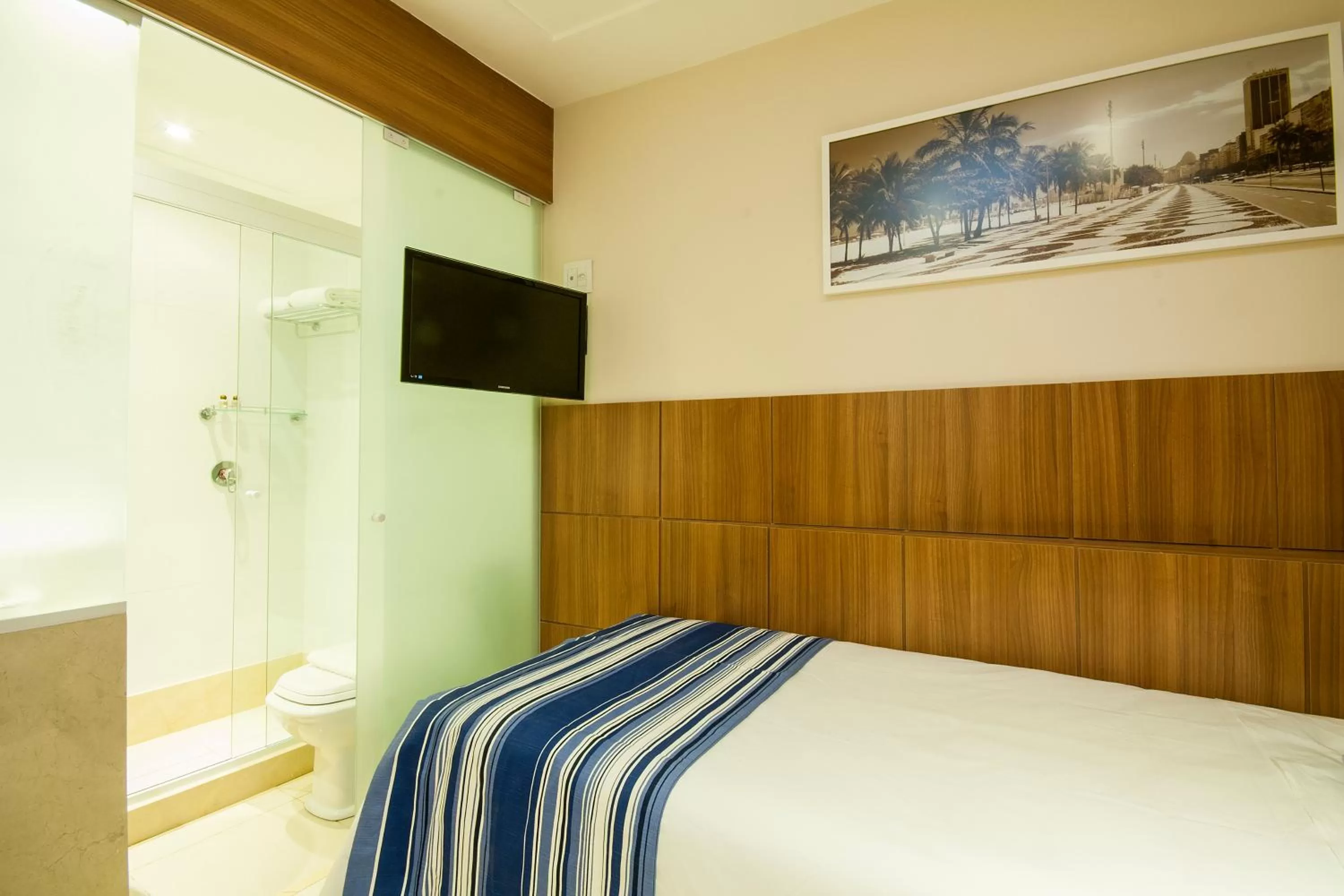 Economy Single Room in Hotel Atlântico Rio