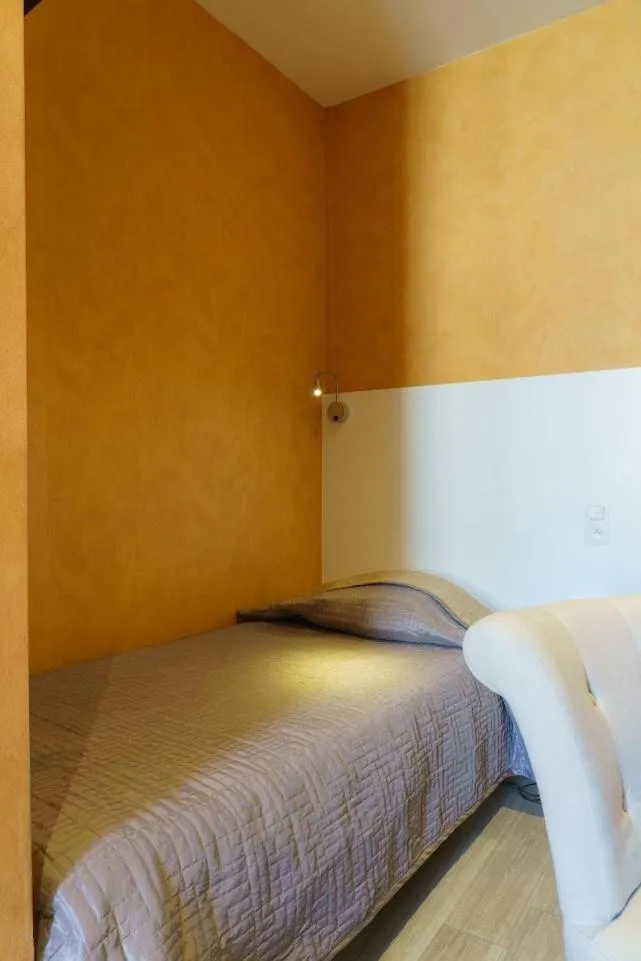 Economy Single Room in Hotel du Théatre