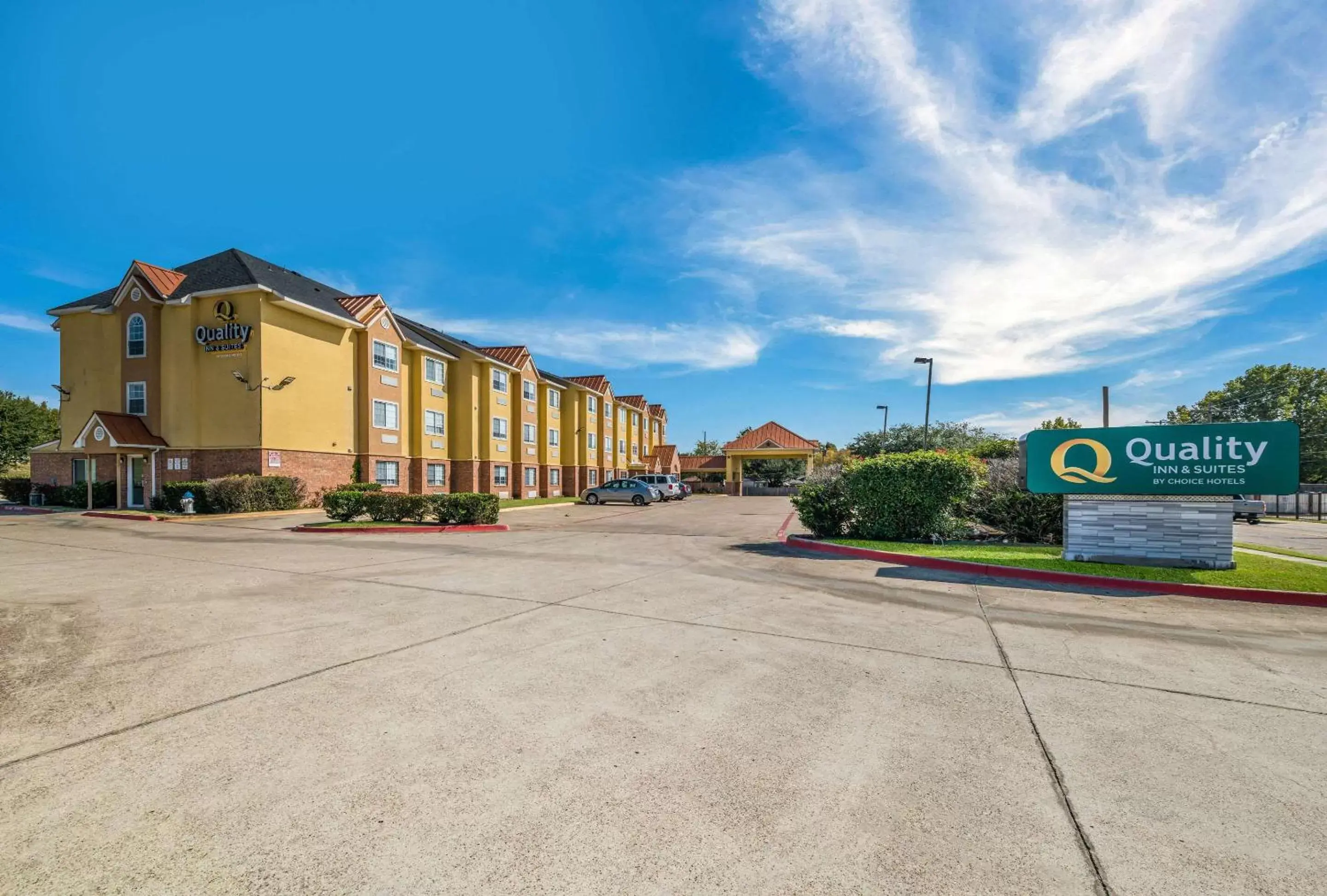 Quality Inn & Suites North Mesquite I-30 Quality Inn & Suites North Mesquite I-30