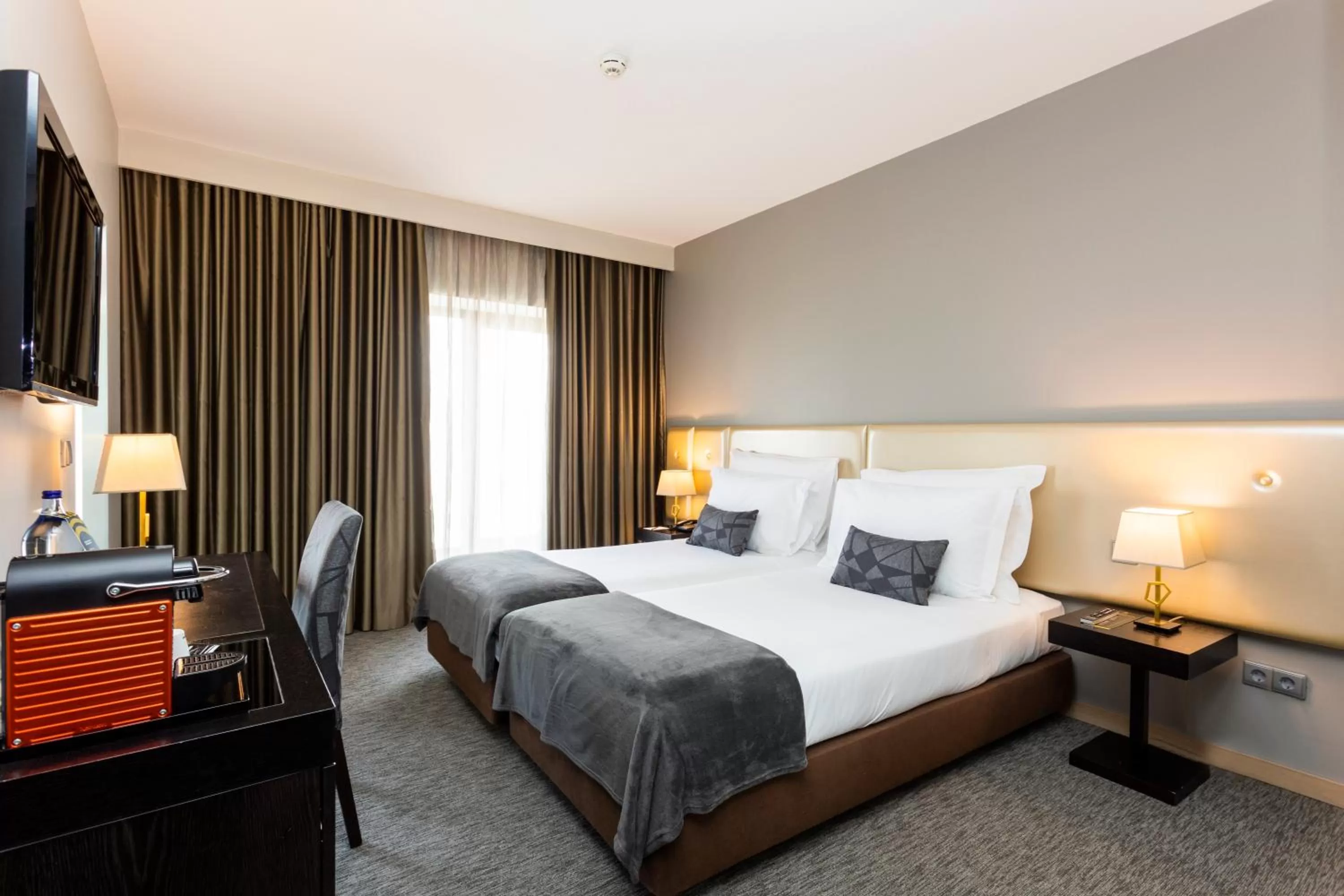 Triple Room in Czar Lisbon Hotel