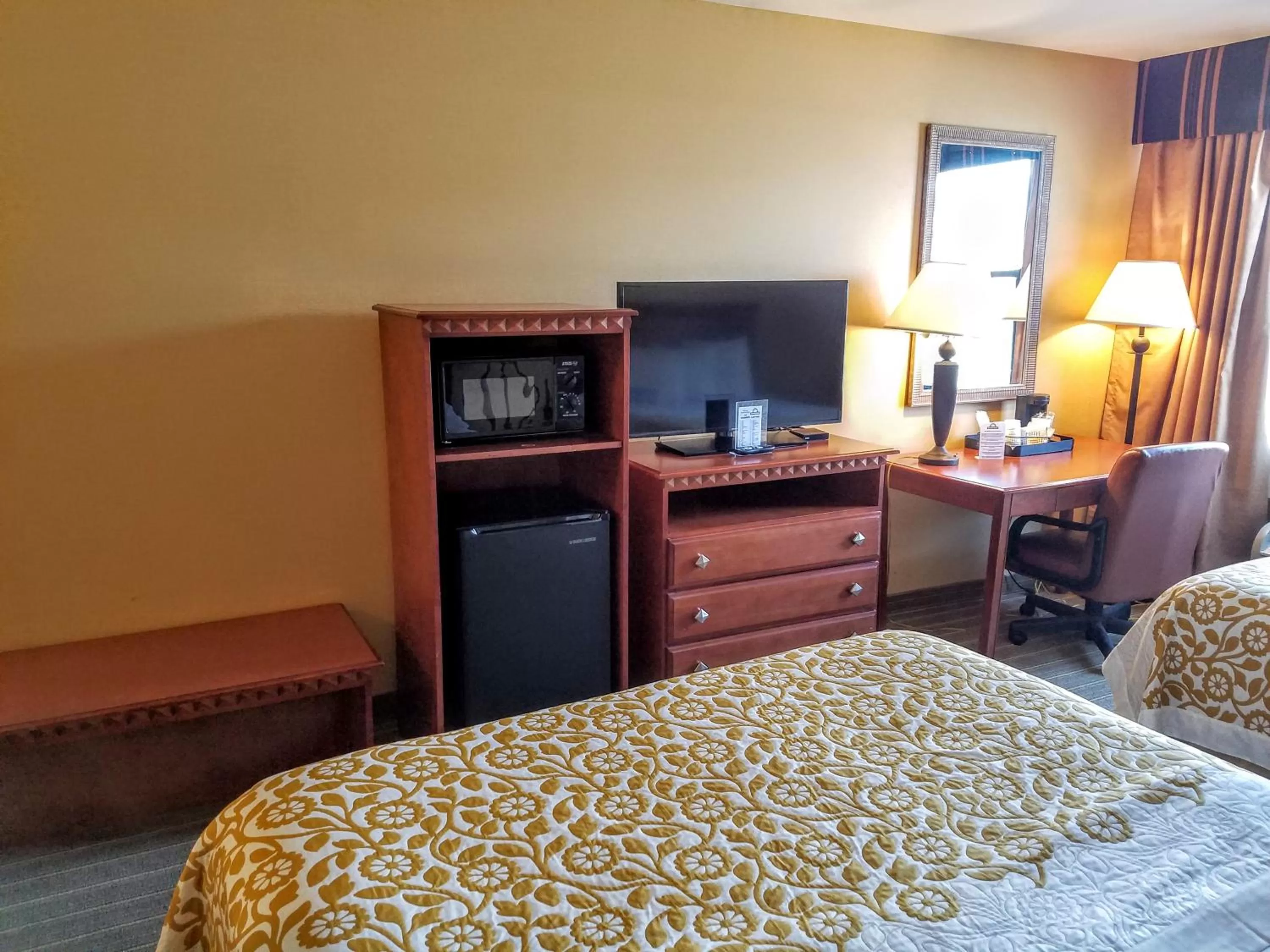 Queen Room with Two Queen Beds - Non-Smoking in Days Inn by Wyndham Windsor Locks / Bradley Intl Airport