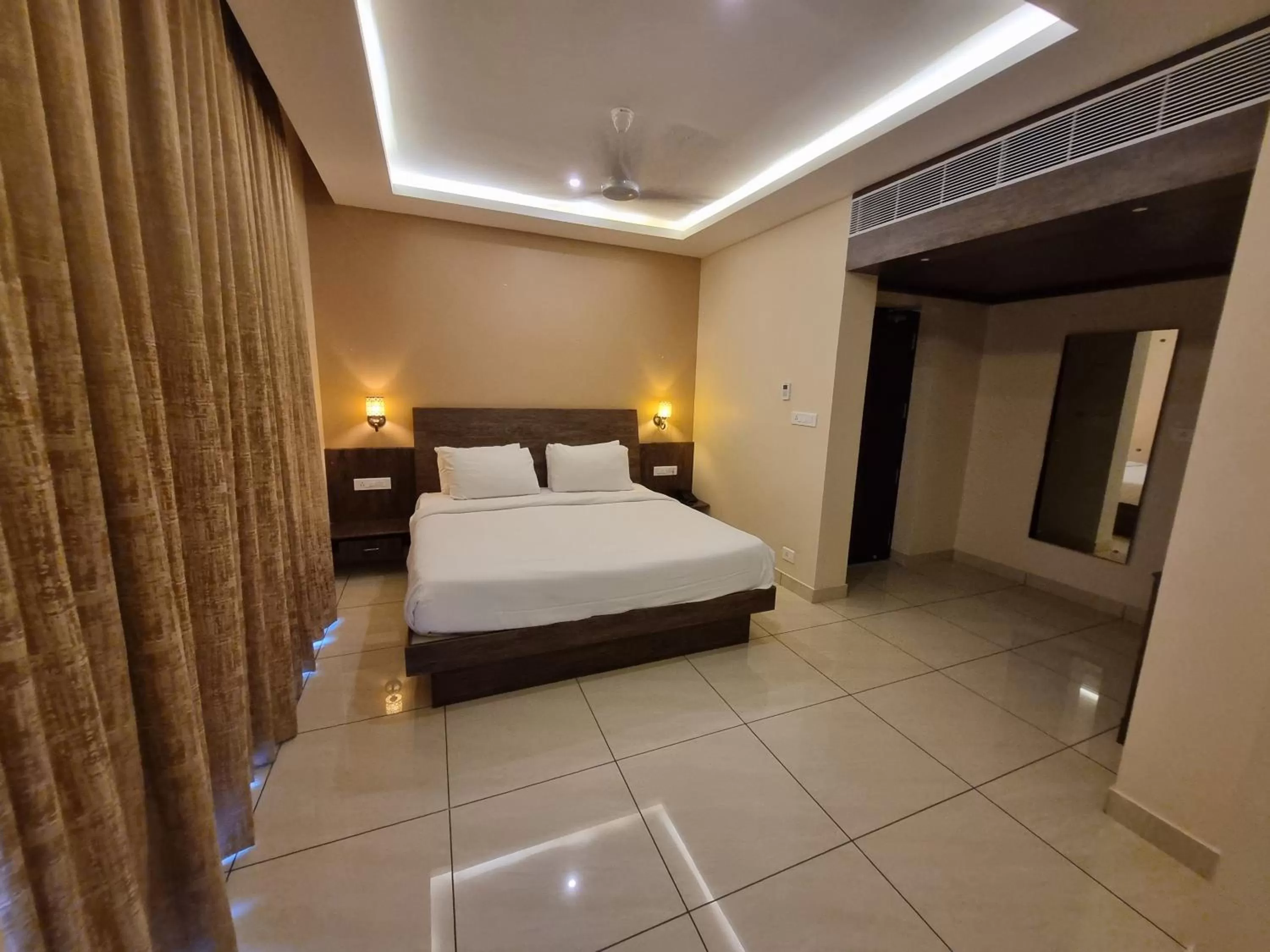 Deluxe Double Room with Balcony in PLUTUS RESIDENCY