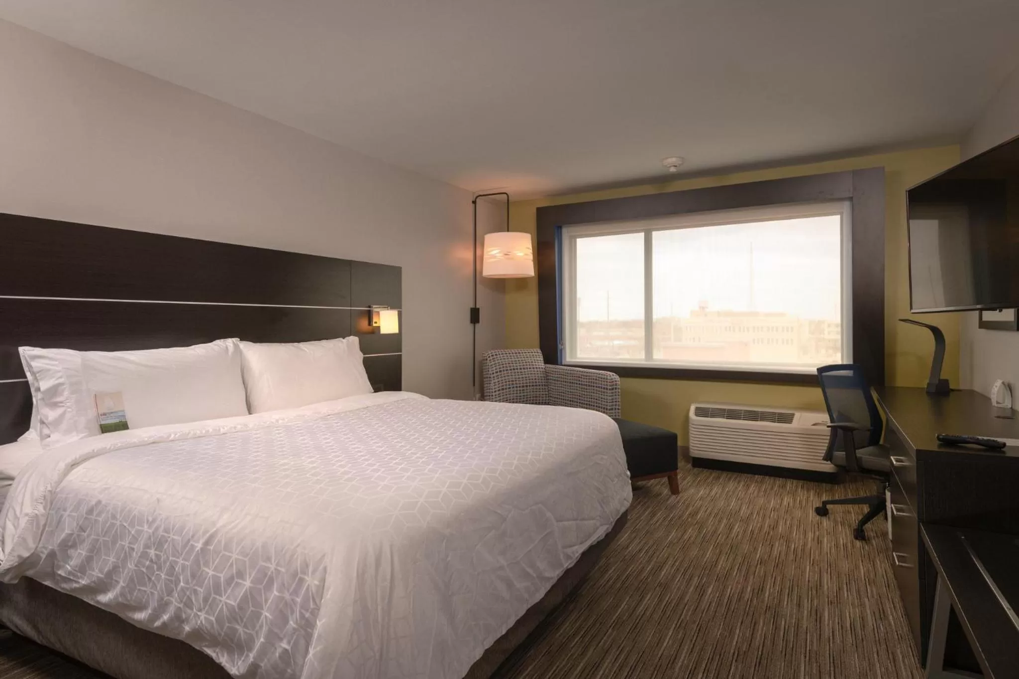 Standard King Room in Holiday Inn Express & Suites - Tulsa Downtown - Arts District by IHG