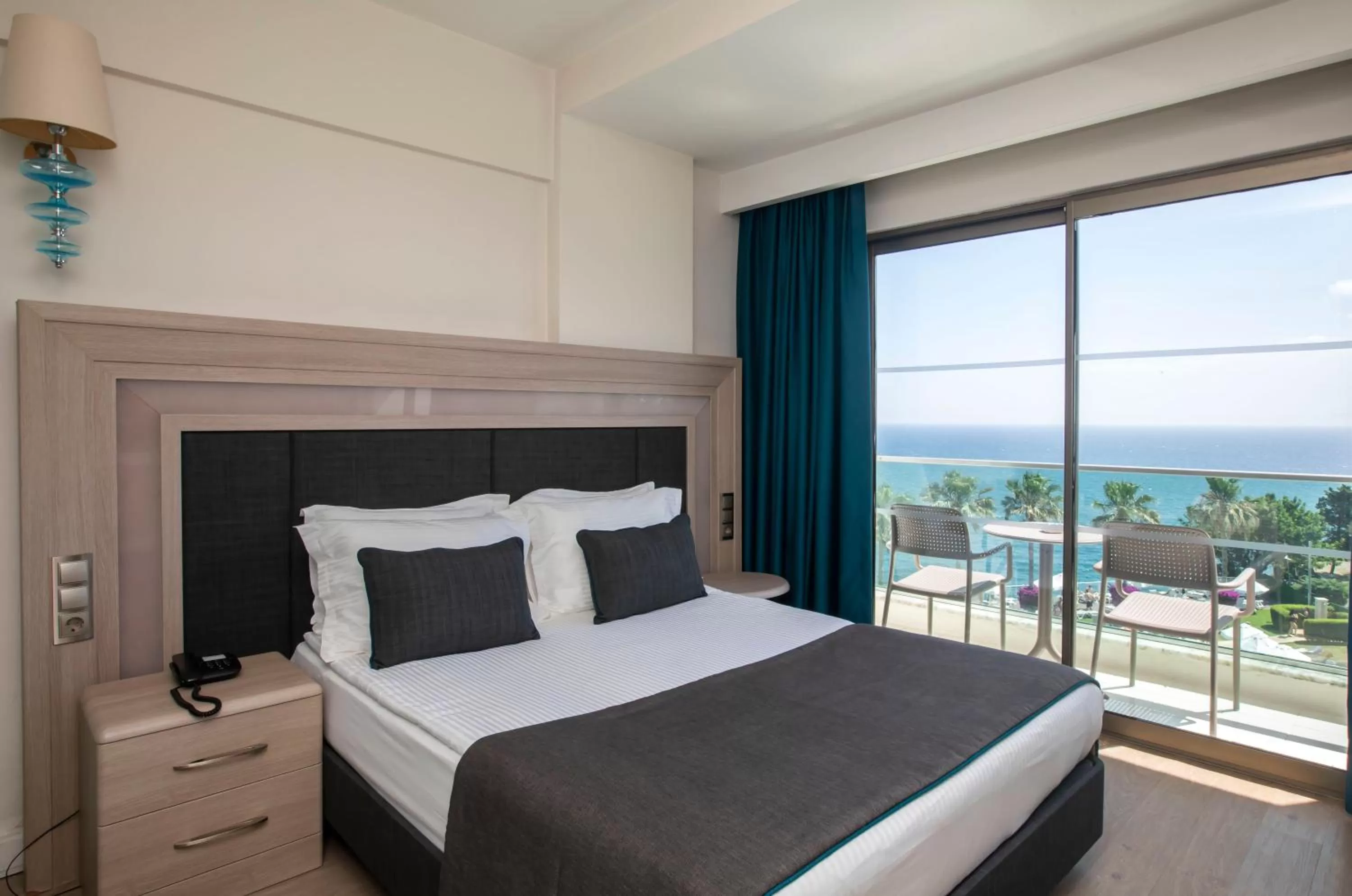 Standard Double or Twin Room with Sea View in Falcon Hotel