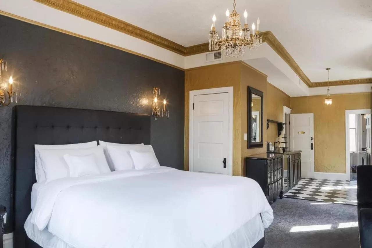 Superior King Suite with Balcony in Patterson Inn