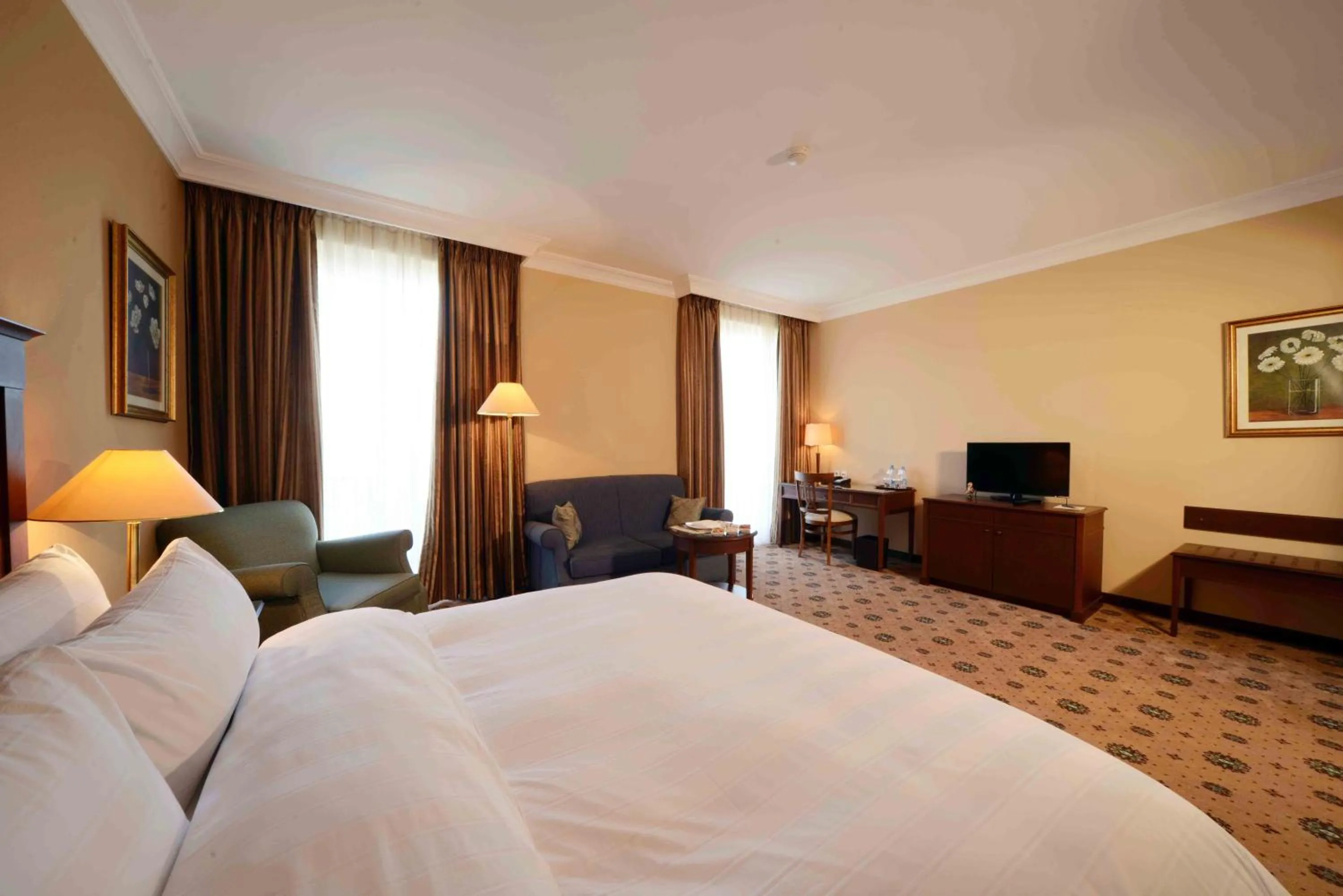 Deluxe Double Room - single occupancy in LOTTE City Hotels Tashkent Palace