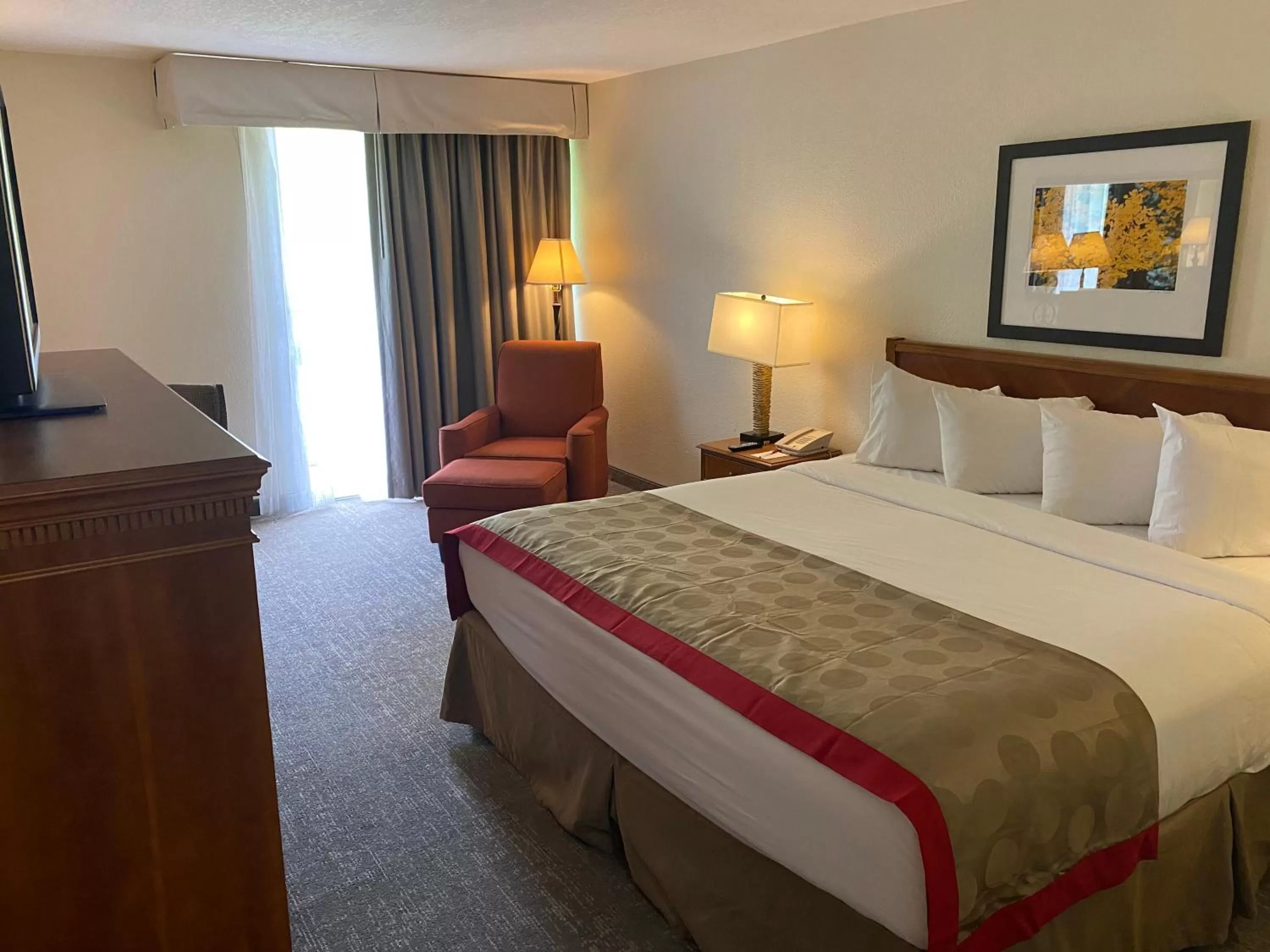 Deluxe King Room - Mobility Access/Non-Smoking in Ramada by Wyndham Albuquerque Midtown