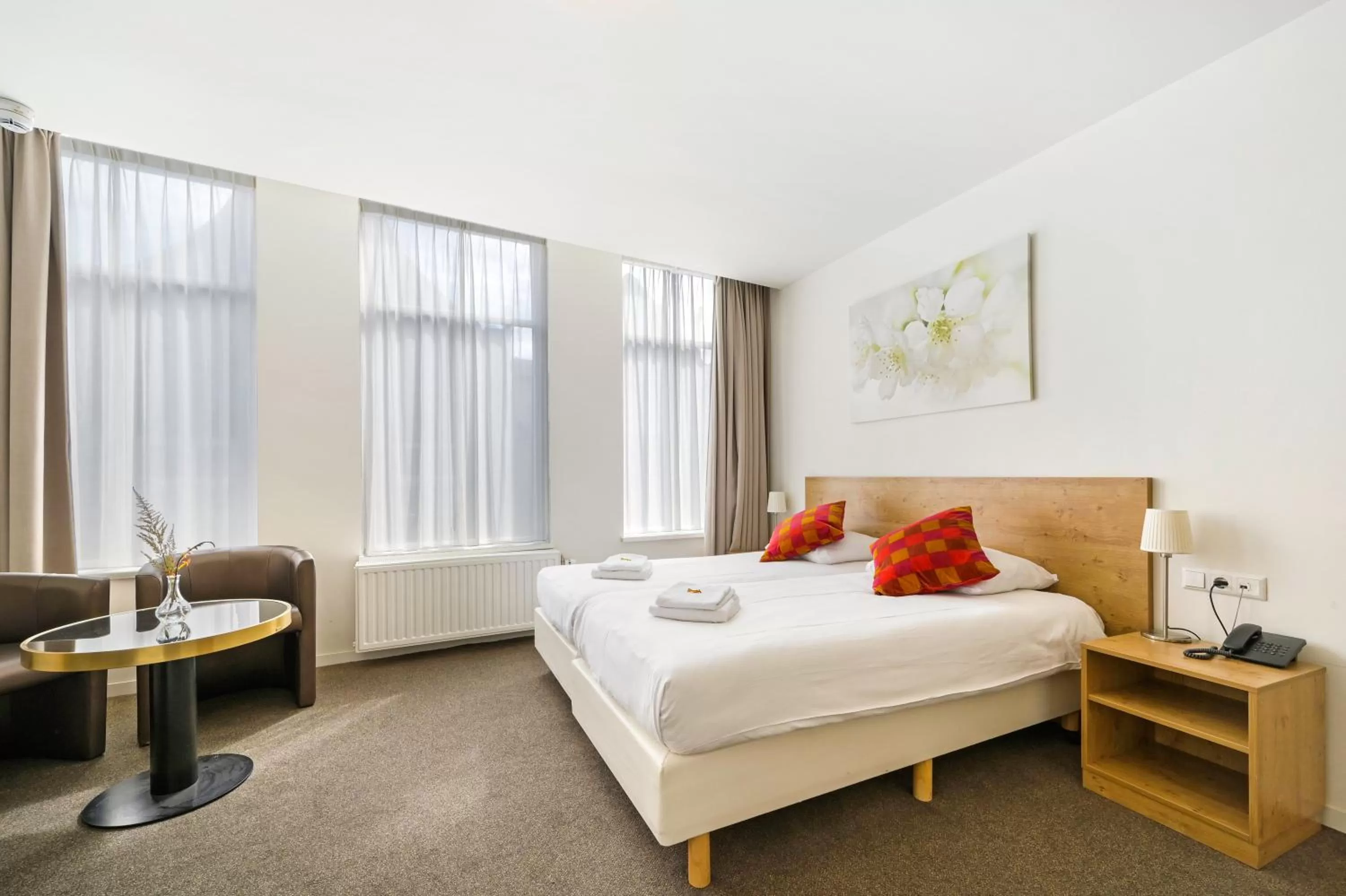 Comfort Plus Room in Ambassador City Centre Hotel