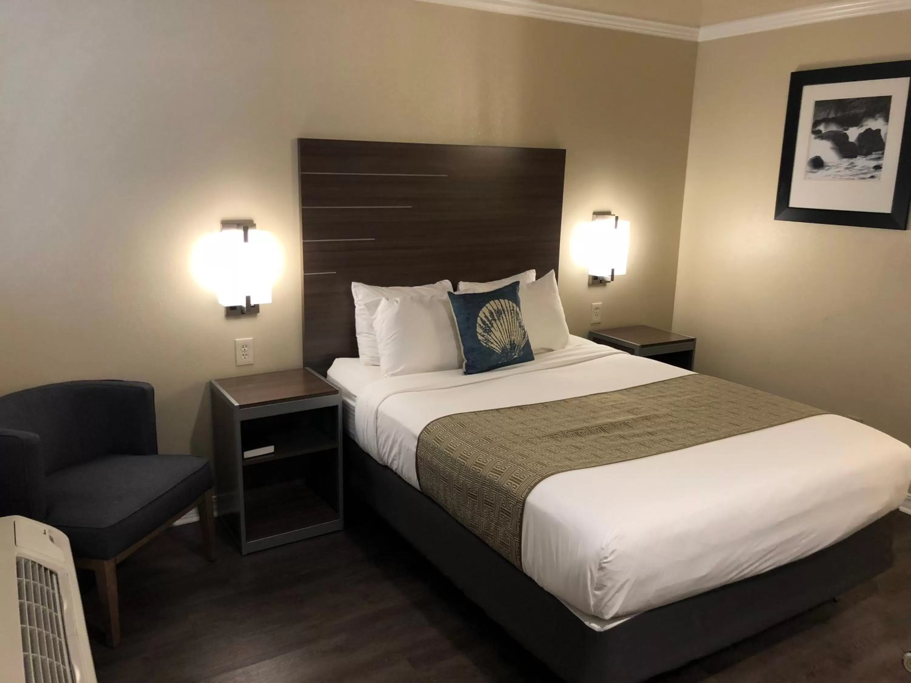 Queen Room in El Castell Motel