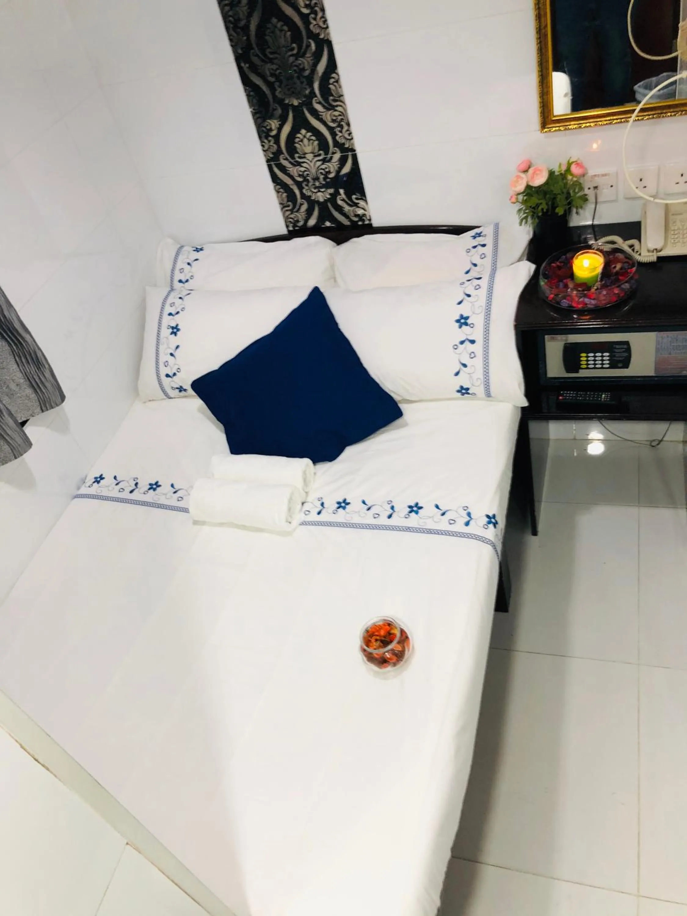 Deluxe Suite in Ashoka Hostel