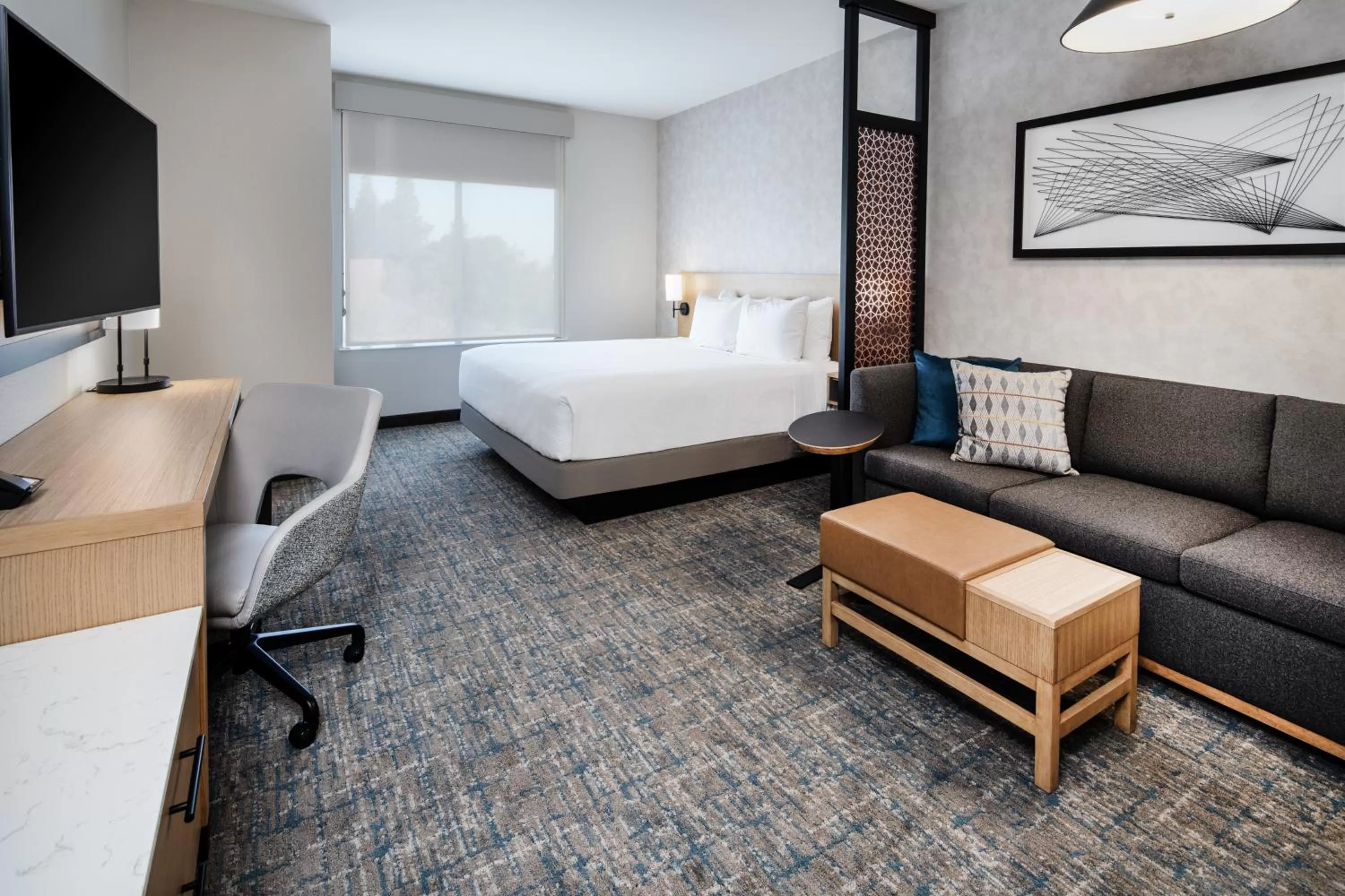 King Room with Sofa Bed and Accessible Tub in Hyatt Place Bakersfield