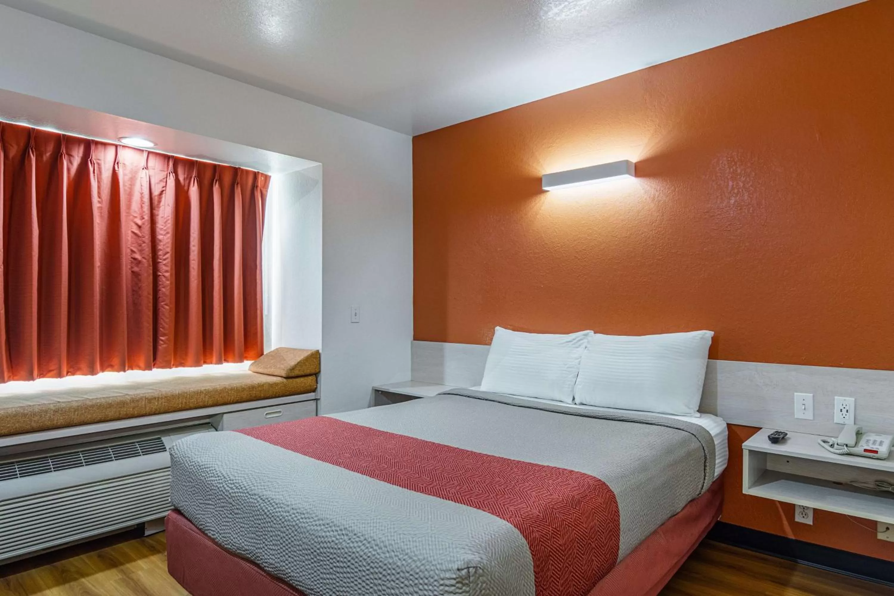 Queen Room - Smoking in Motel 6-Mcalester, OK