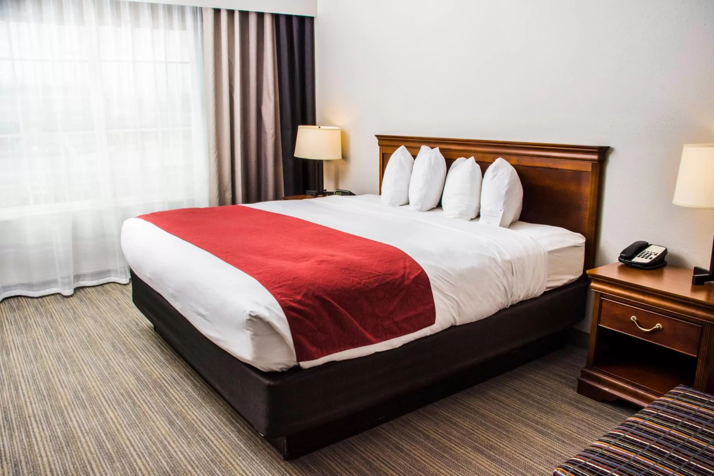 One-Bedroom King Suite - Non-Smoking in Country Inn & Suites by Radisson, Winchester, VA