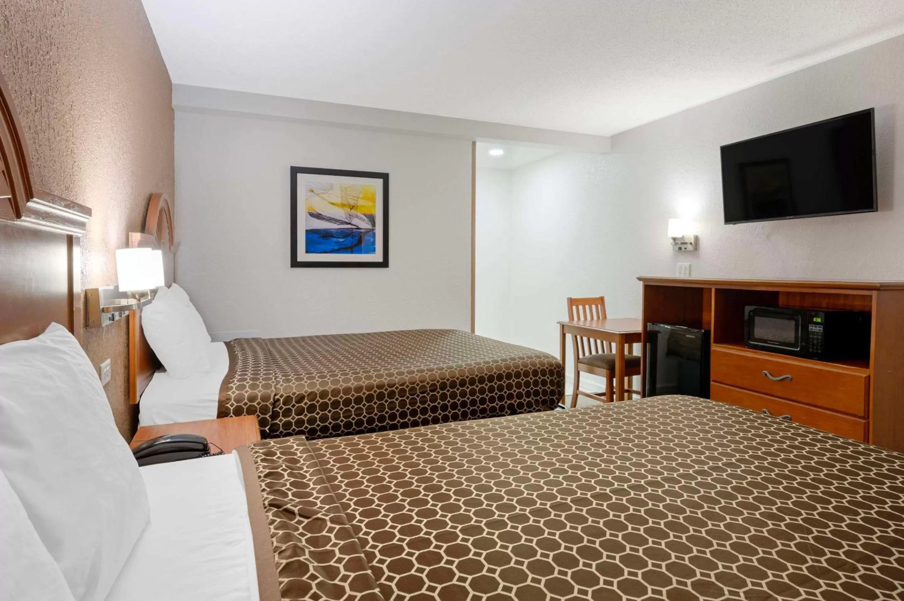 Double Room with Two Double Beds - Smoking in Rodeway Inn Terre Haute near University
