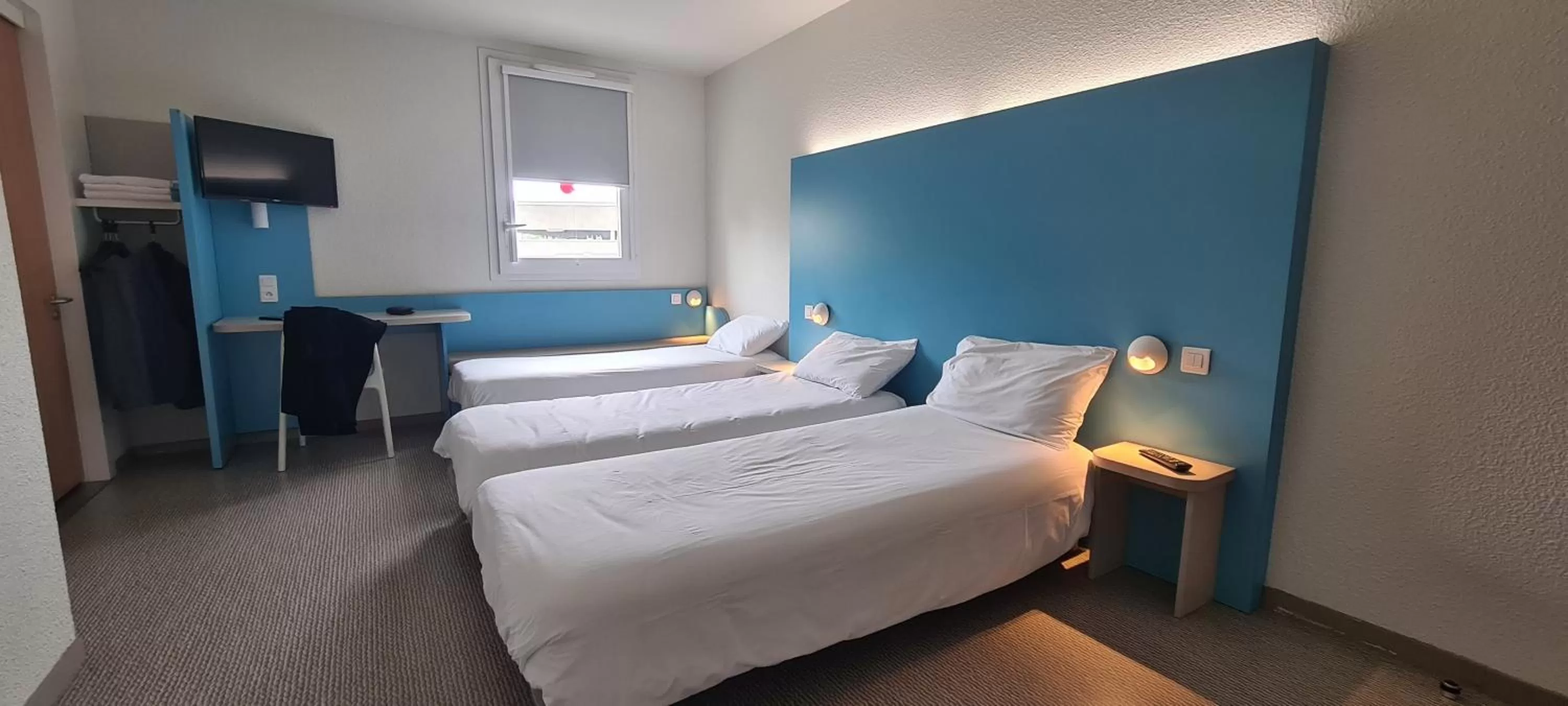 Triple Room in First Inn Hotel Paris Sud Les Ulis