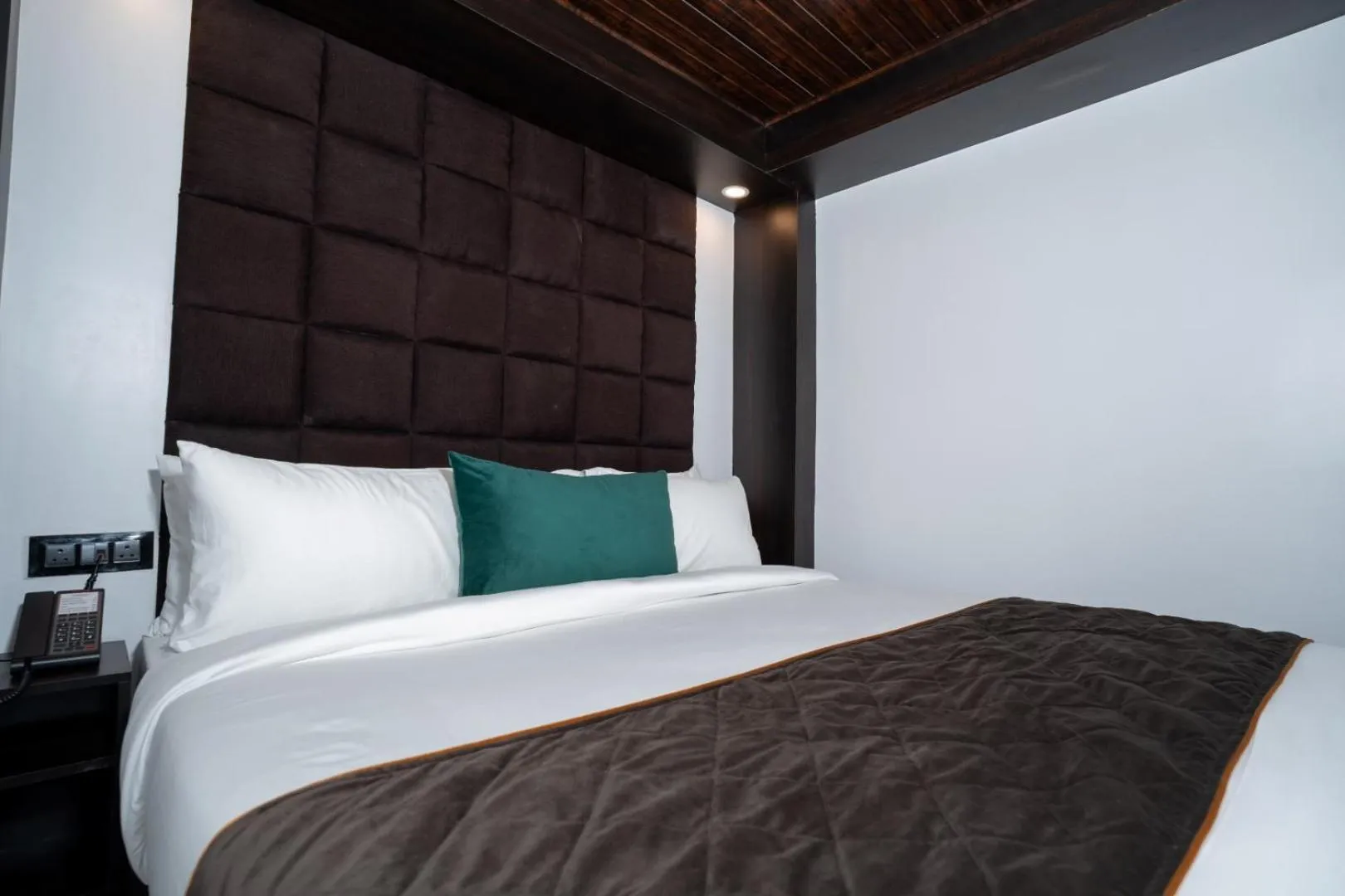 Deluxe Room in The West Gate Posada By Summit