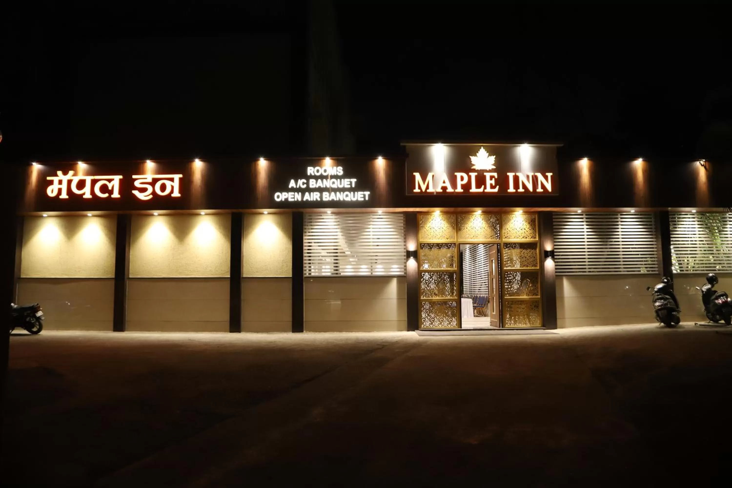 Night, Property Building in Maple Inn