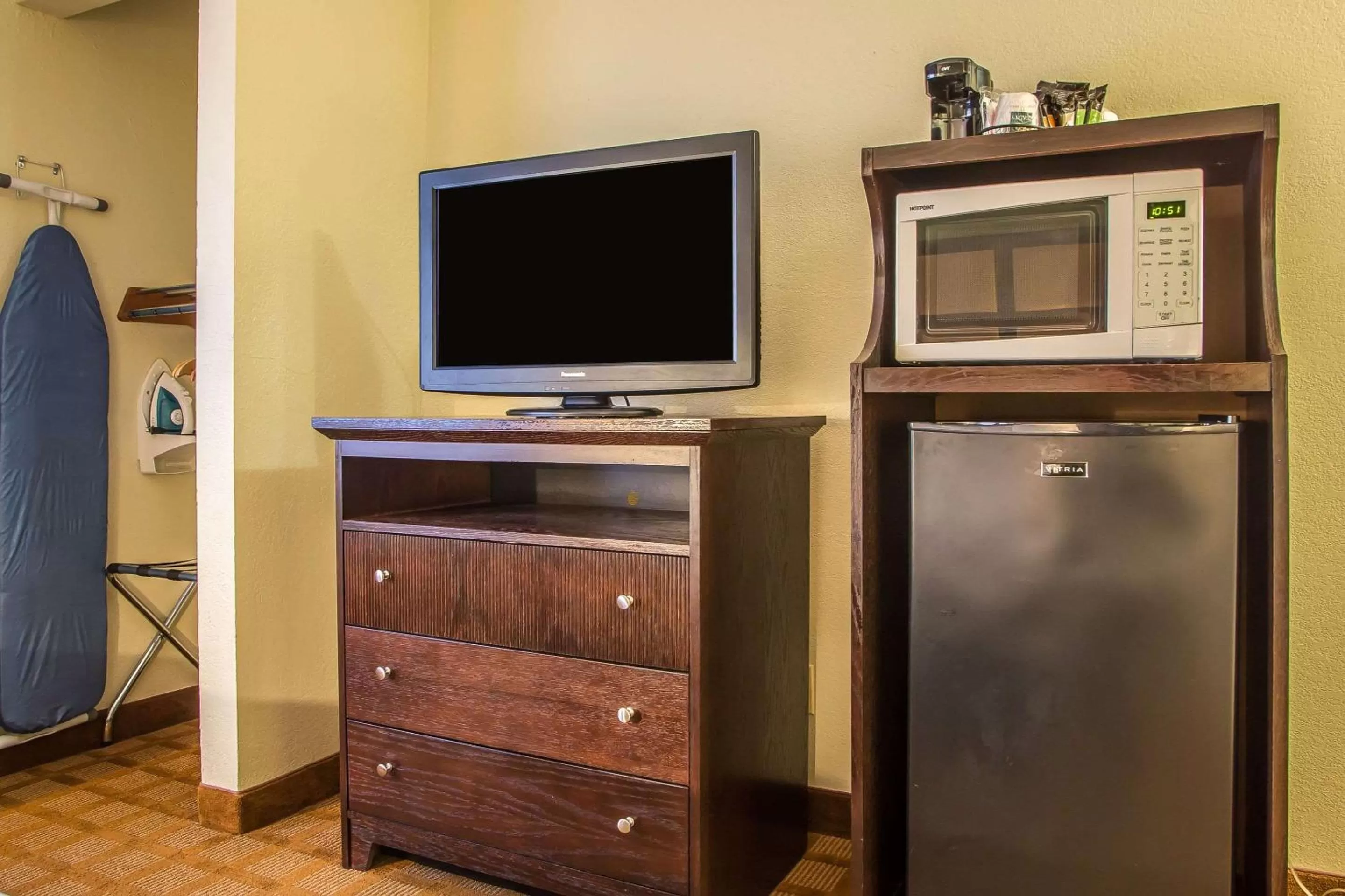 King Room - Accessible/Non-Smoking in Quality Inn & Suites Marinette