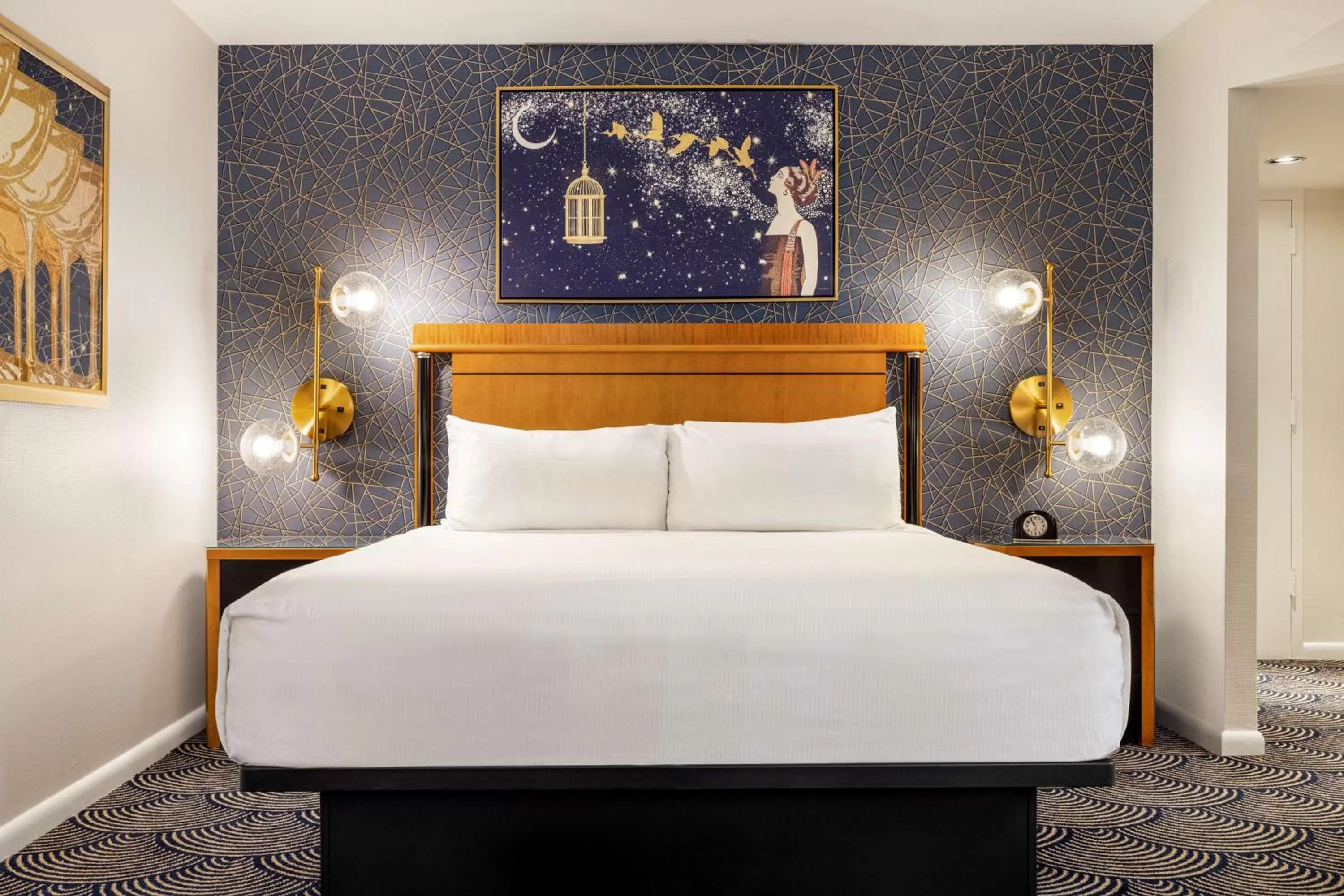 Superior King Suite with Kitchenette  in Inn at Great Neck