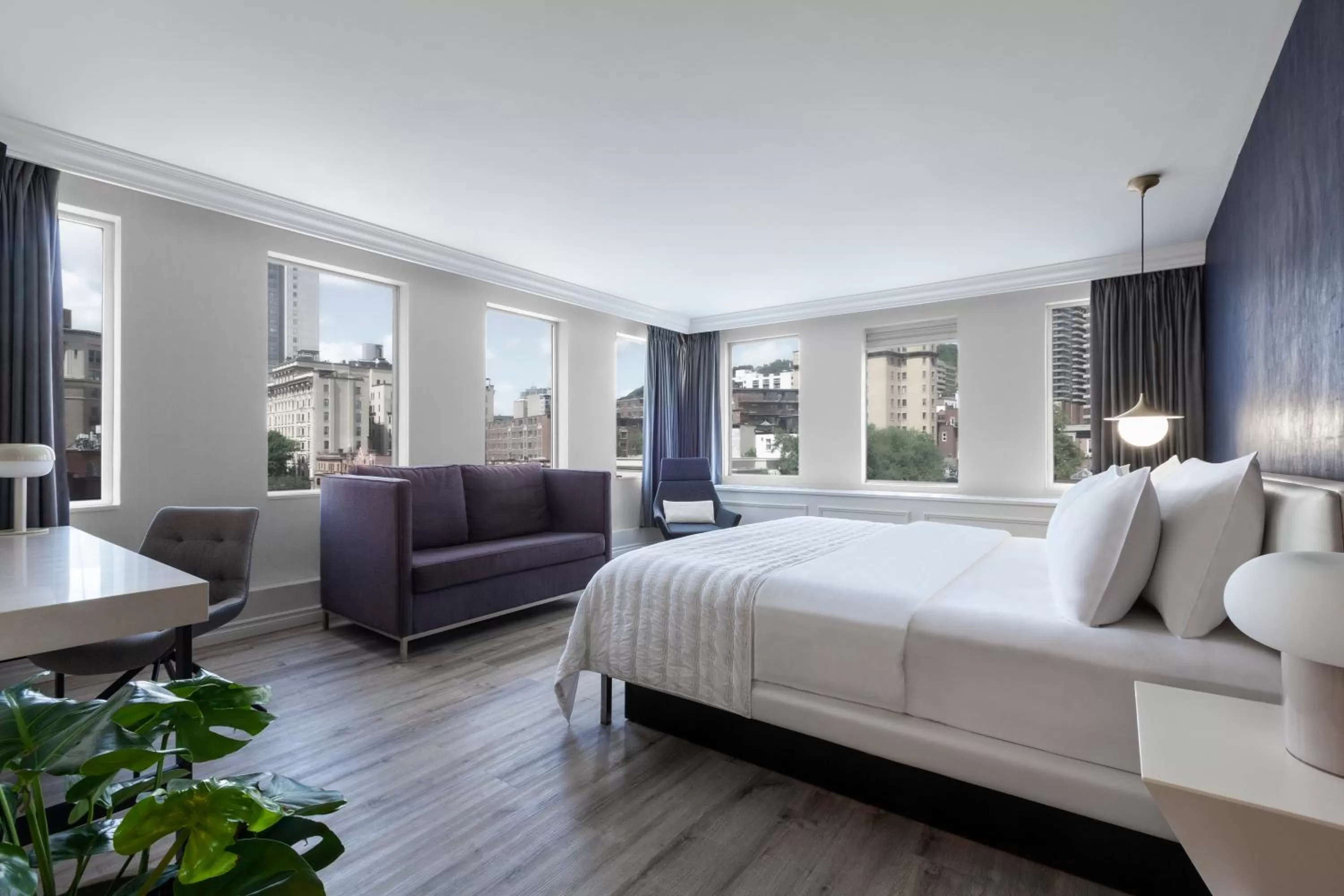 Junior Suite, 1 King, Corner room in SENS Høtel