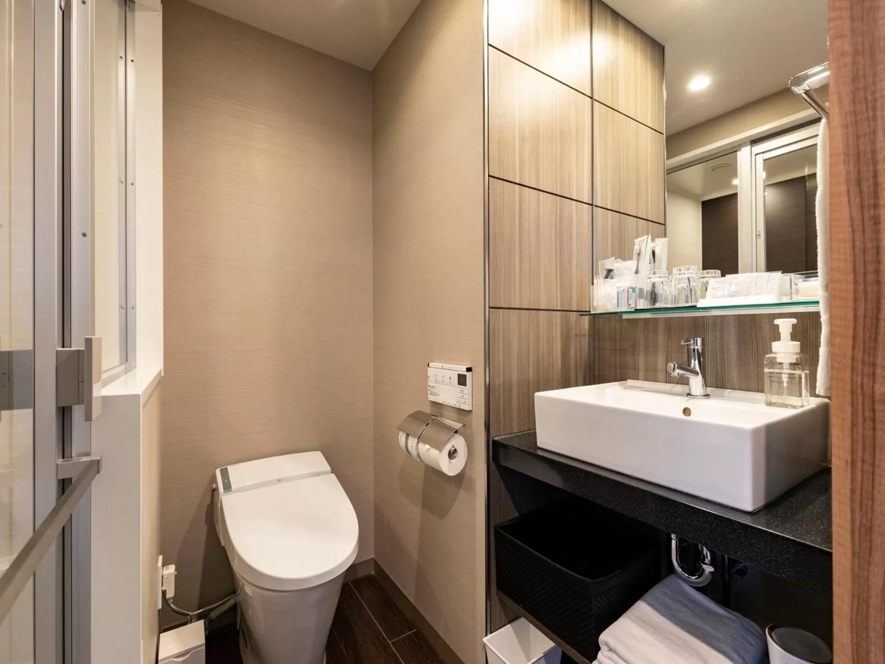 Double Room with City View - single occupancy - Smoking in Solaria Nishitetsu Hotel Kagoshima