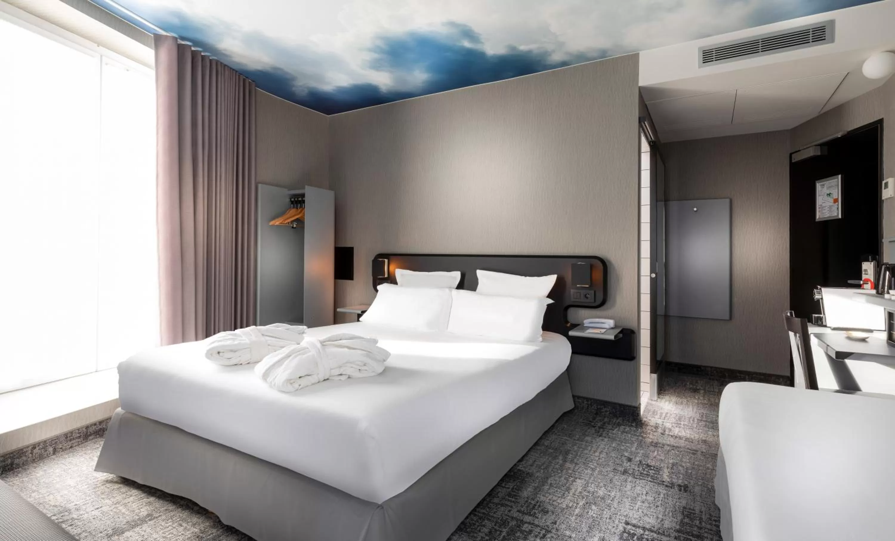 Family Room in Libertel Montmartre Opéra