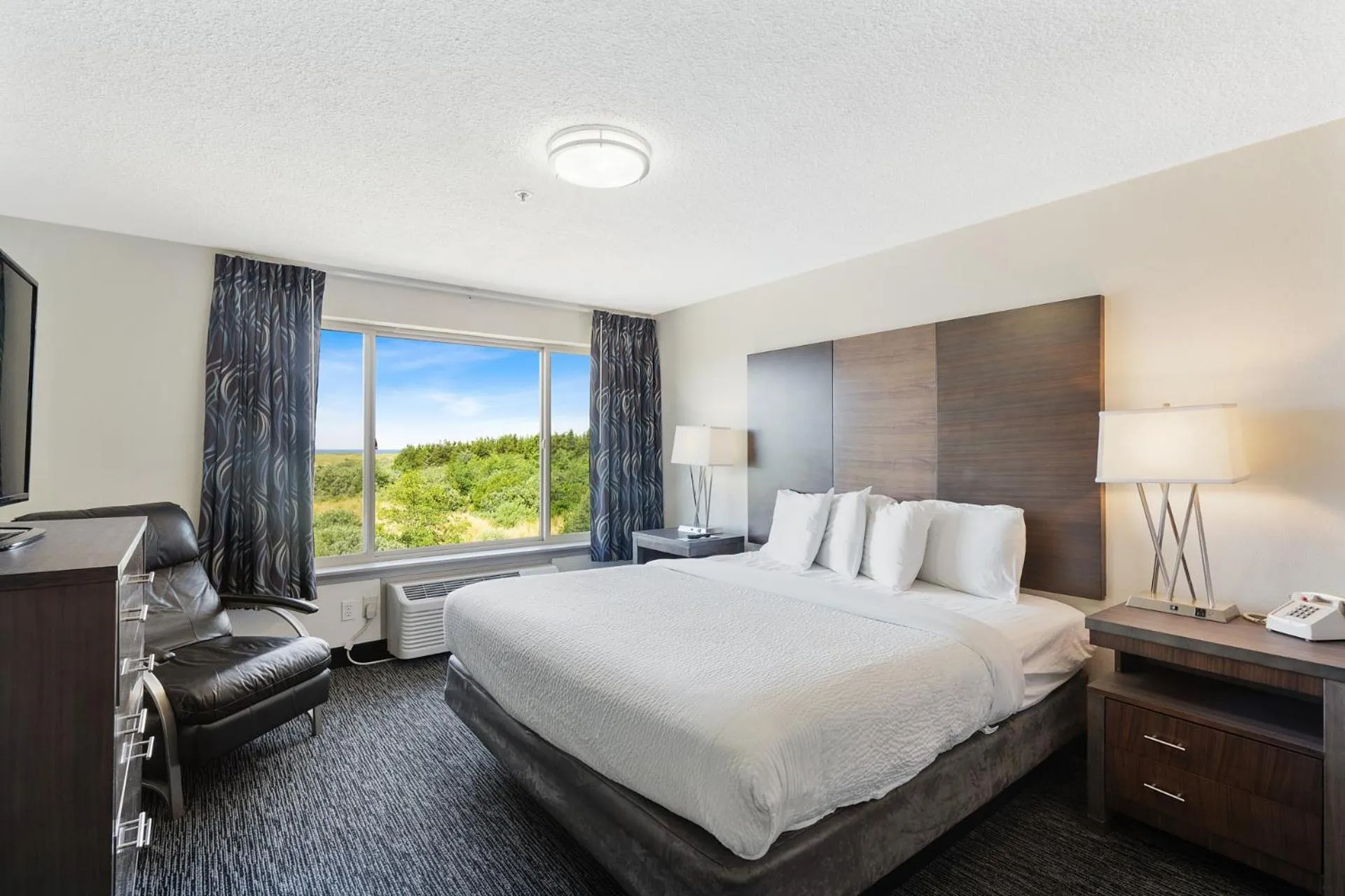 Suite with Sea View in Oceanview Inn at the Arch