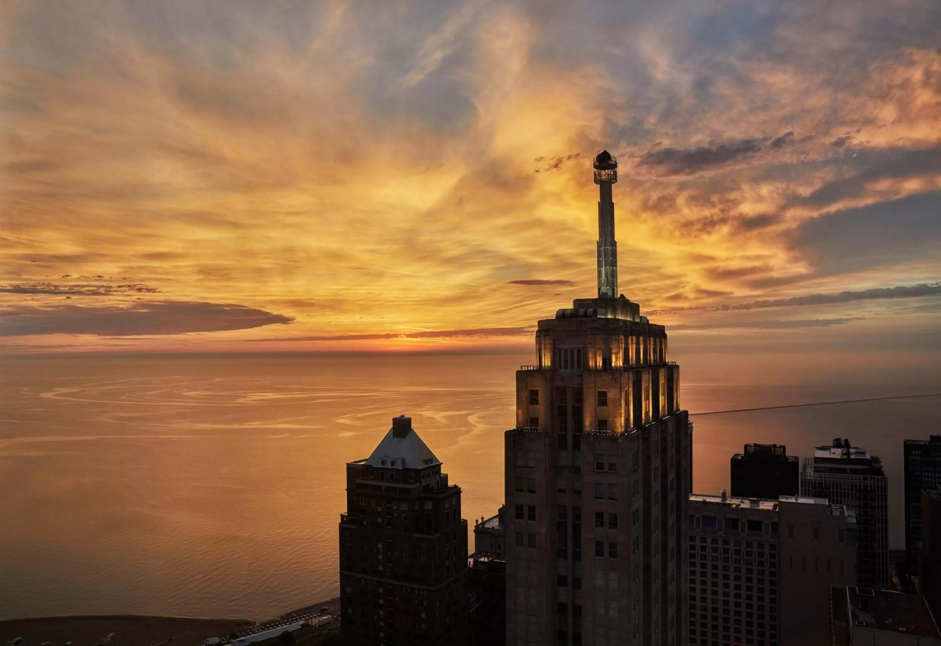 Executive King Suite with City View - Mobility Access in Four Seasons Chicago