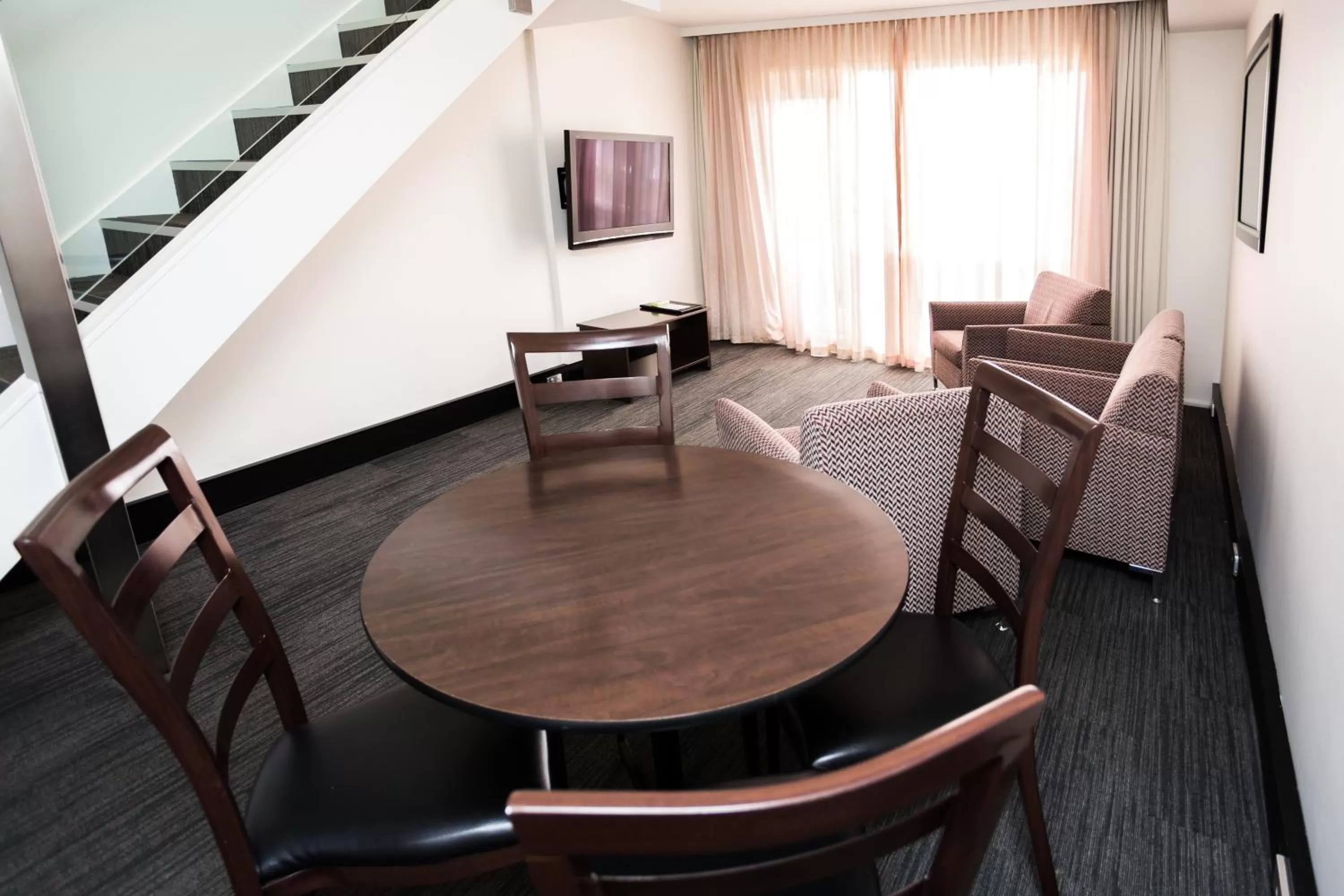 Deluxe Two-Bedroom Apartment in St Ives Apartments