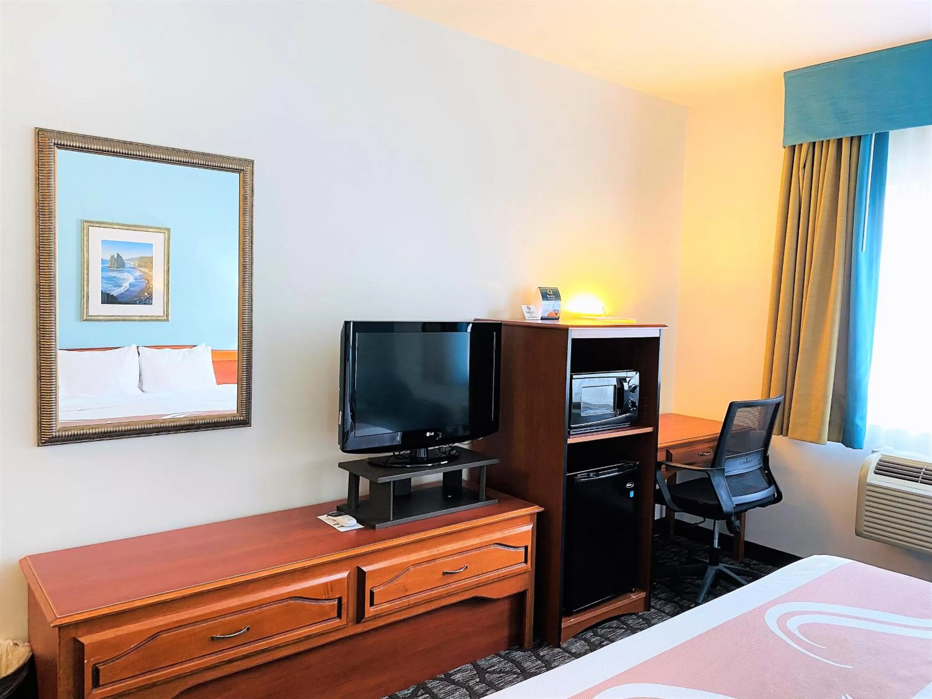 King Suite - Non-Smoking in Quality Inn & Suites Sequim at Olympic National Park