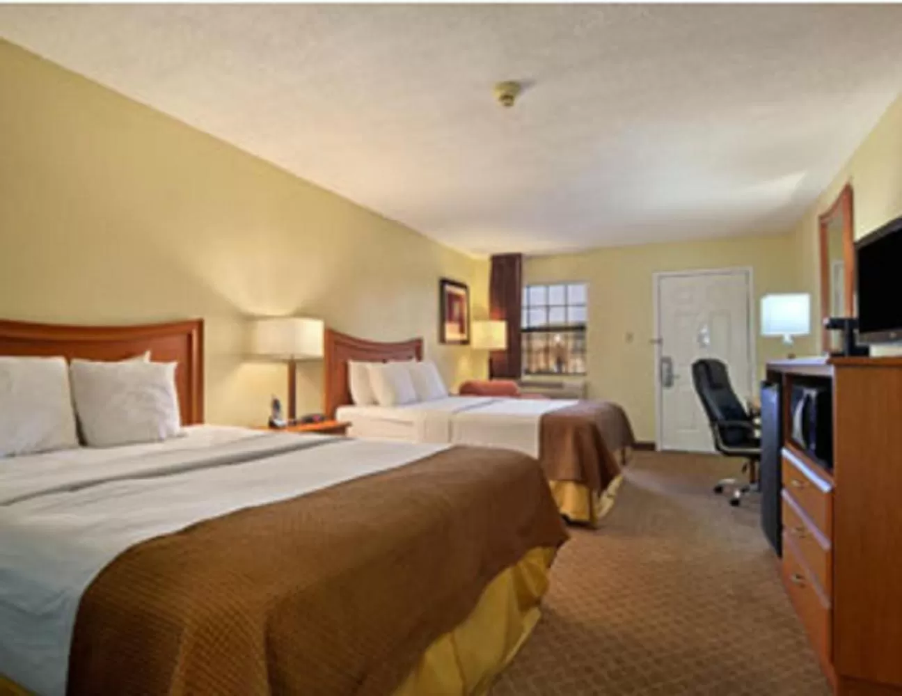Queen Room with Two Queen Beds - Smoking in Days Inn by Wyndham Natchitoches