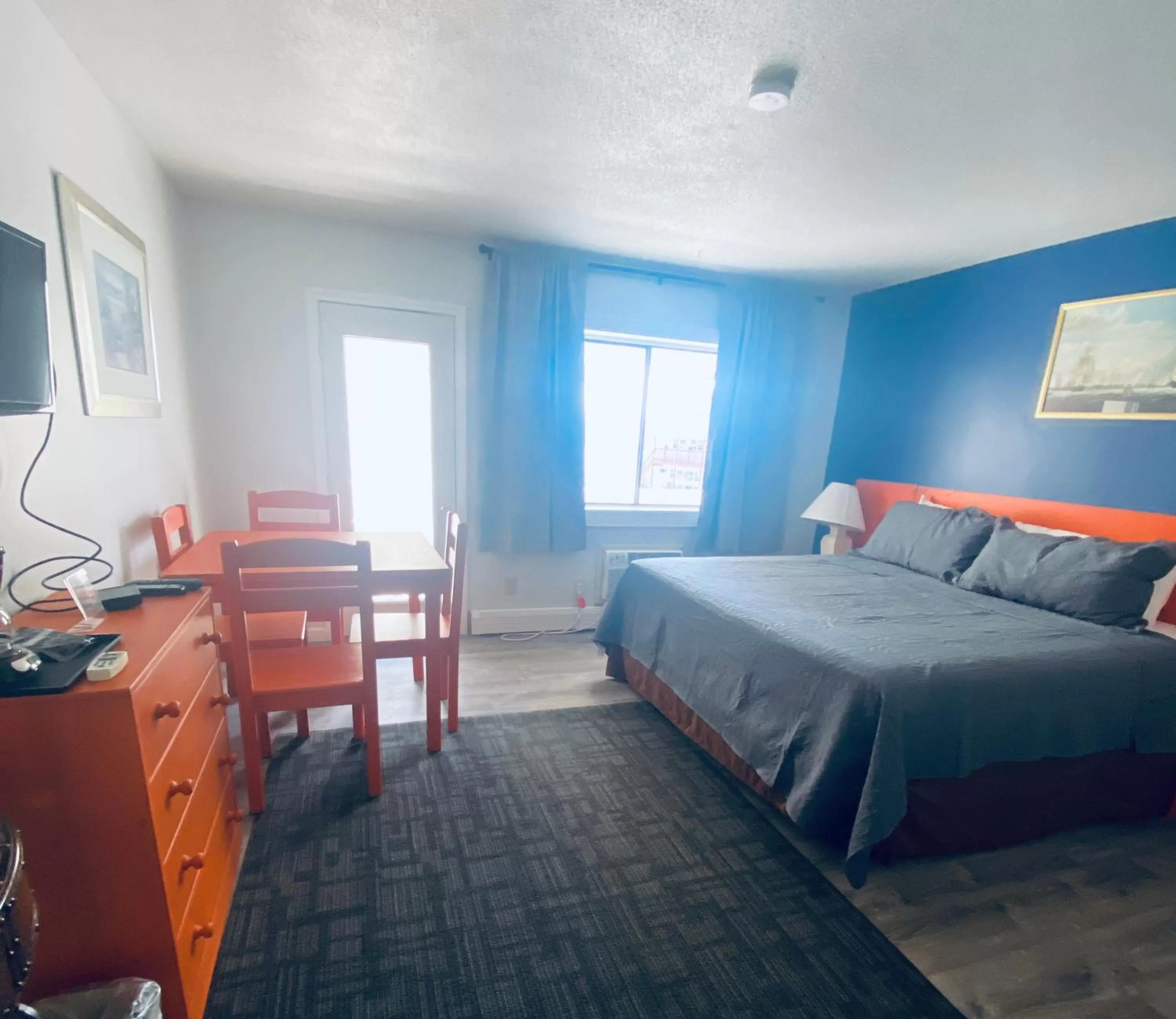 Triple Room with Balcony in Ships Inn