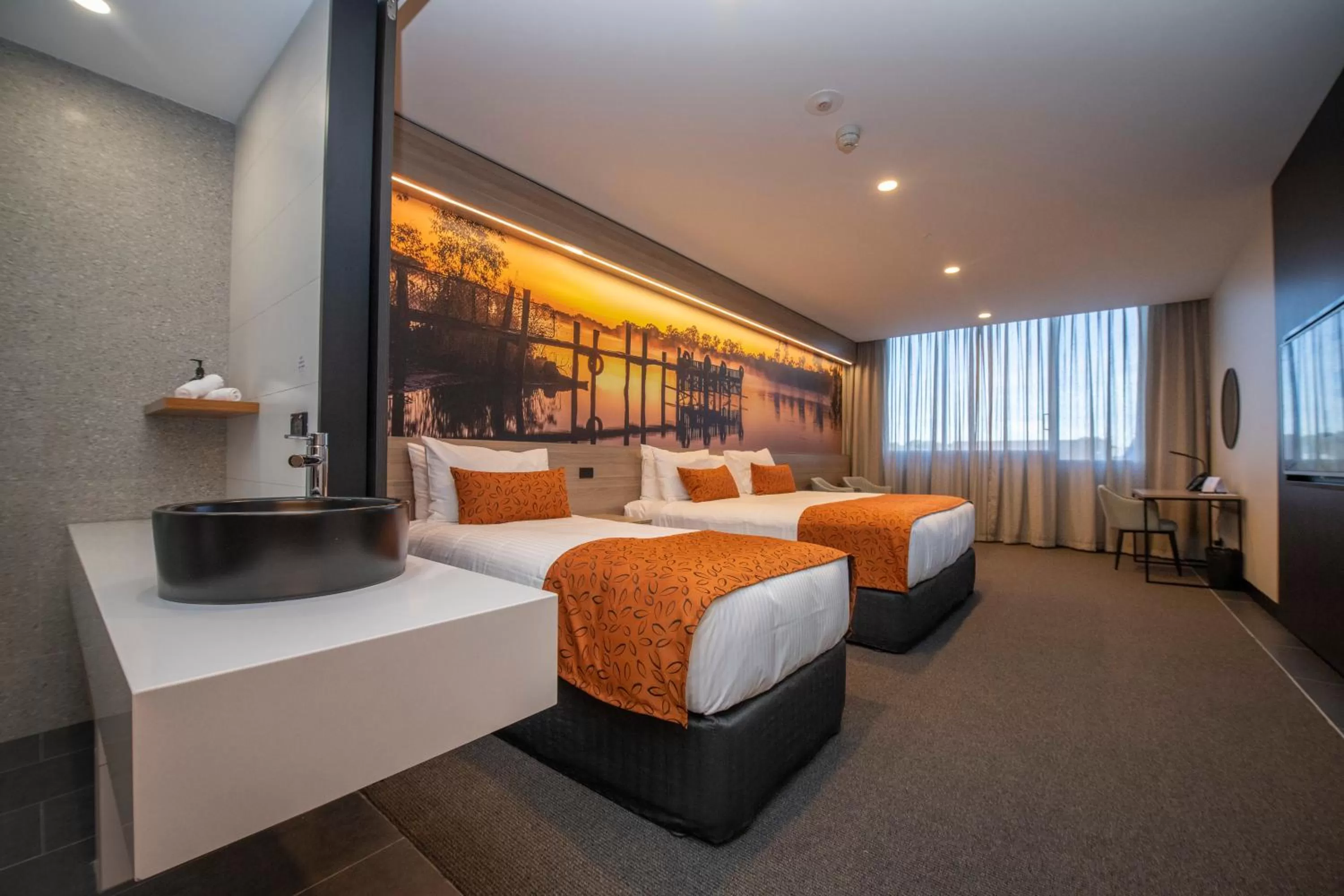 City Triple Room in Bridgeport Hotel