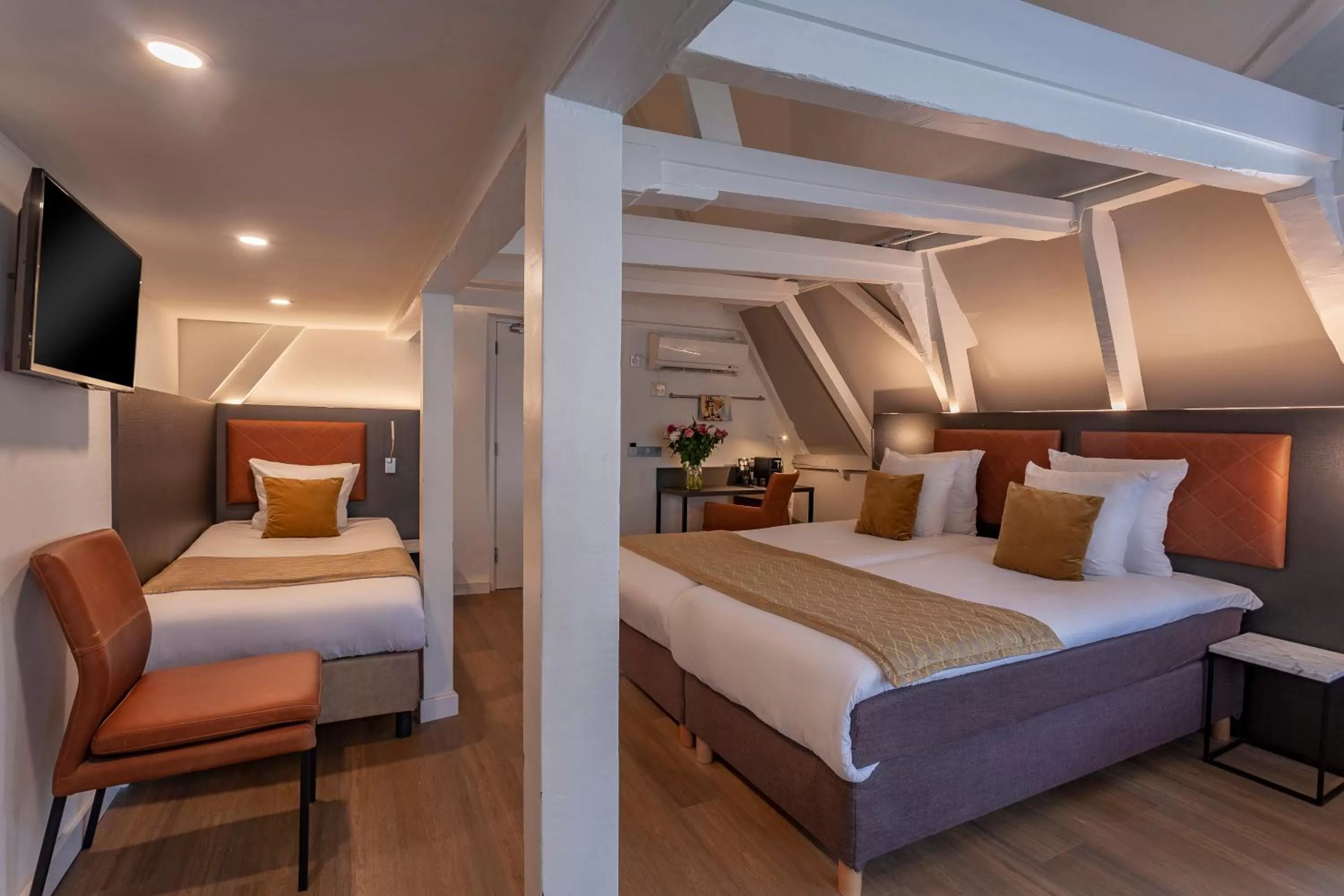 Triple Room in Avenue Hotel