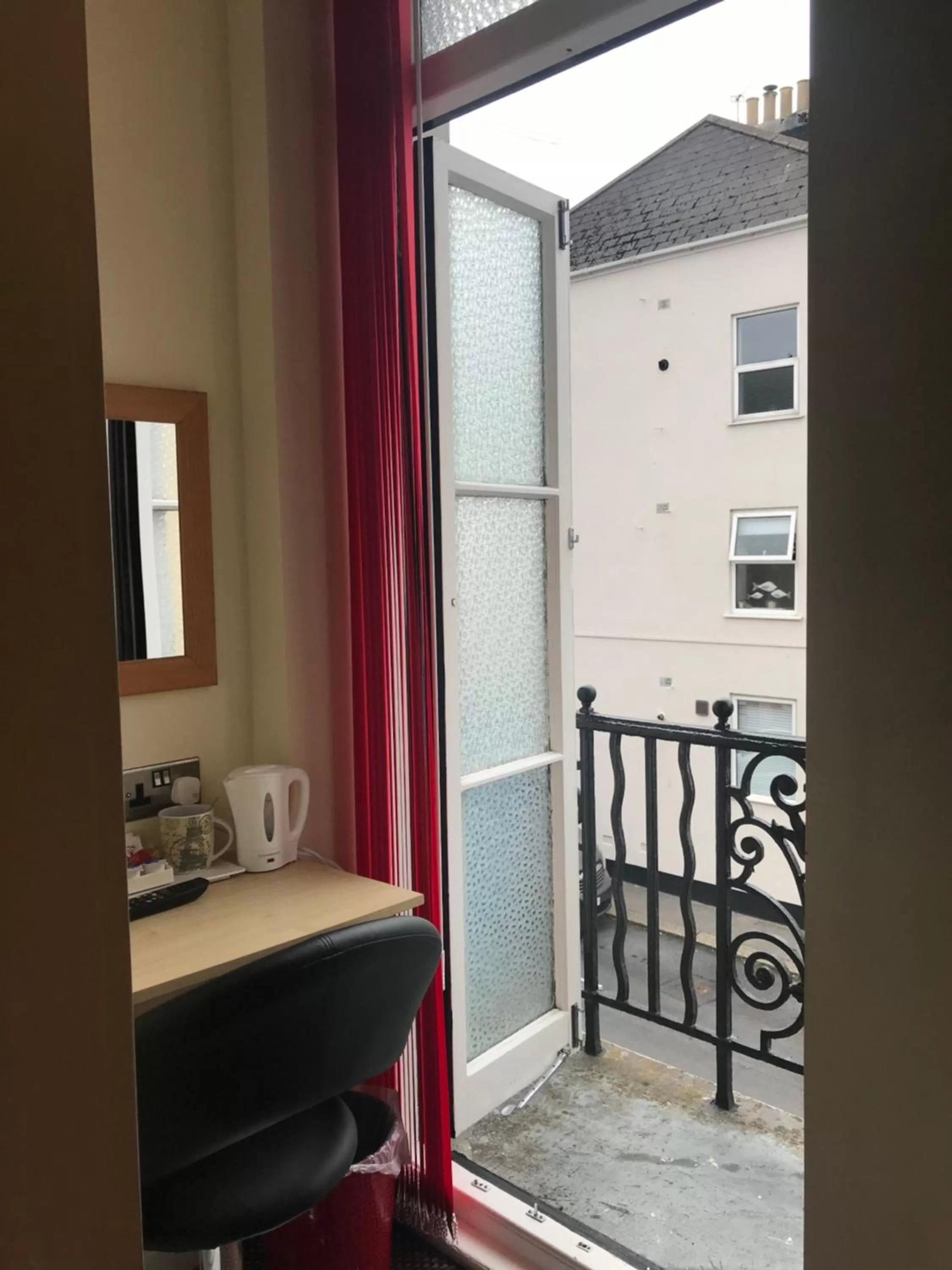 Single Room with Private Bathroom in Cassandra Guest House