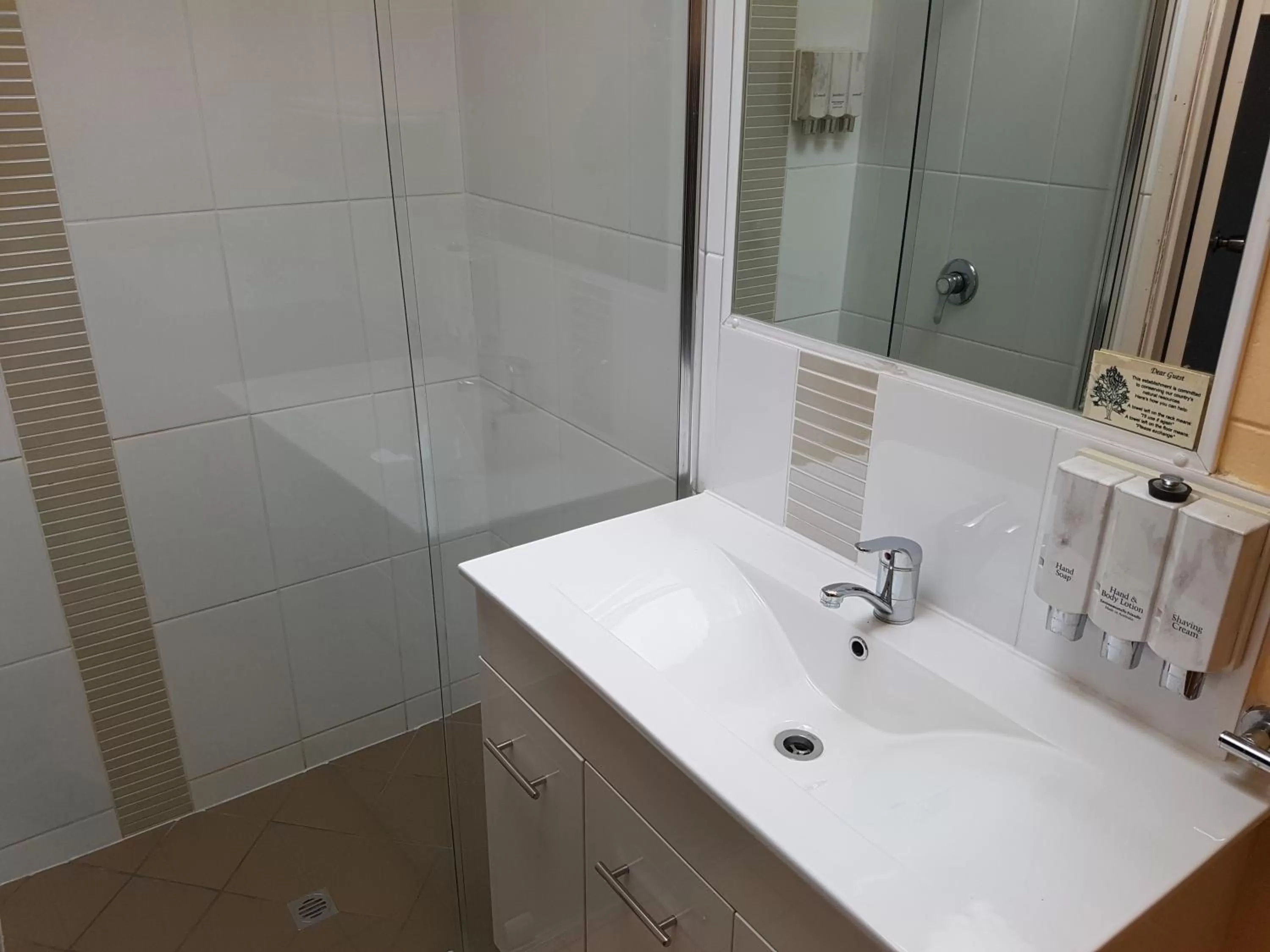 Twin Room in Y Motels Rockhampton