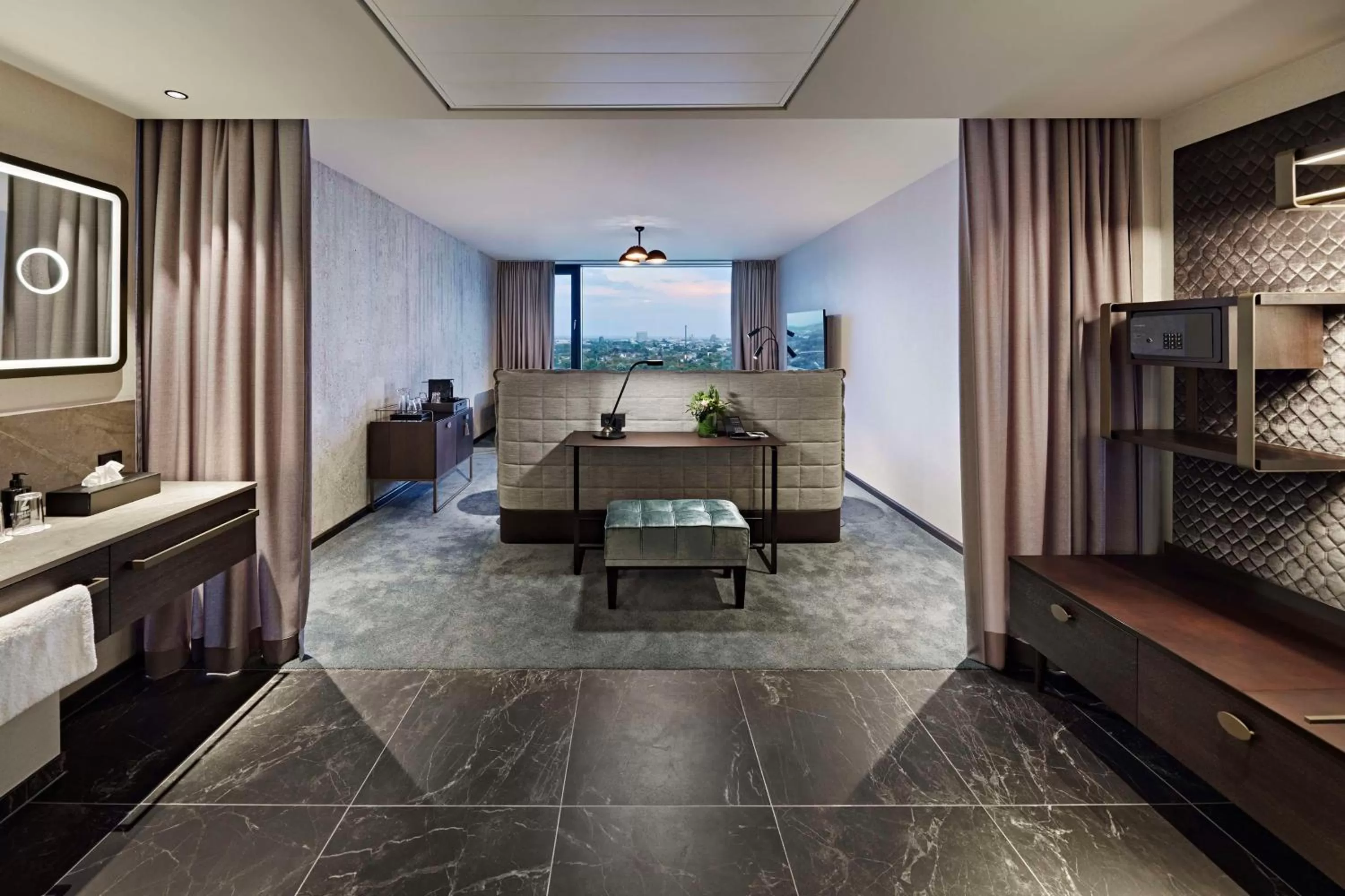 Premium King Room in Lindner Hotel Dusseldorf Seestern, part of JdV by Hyatt