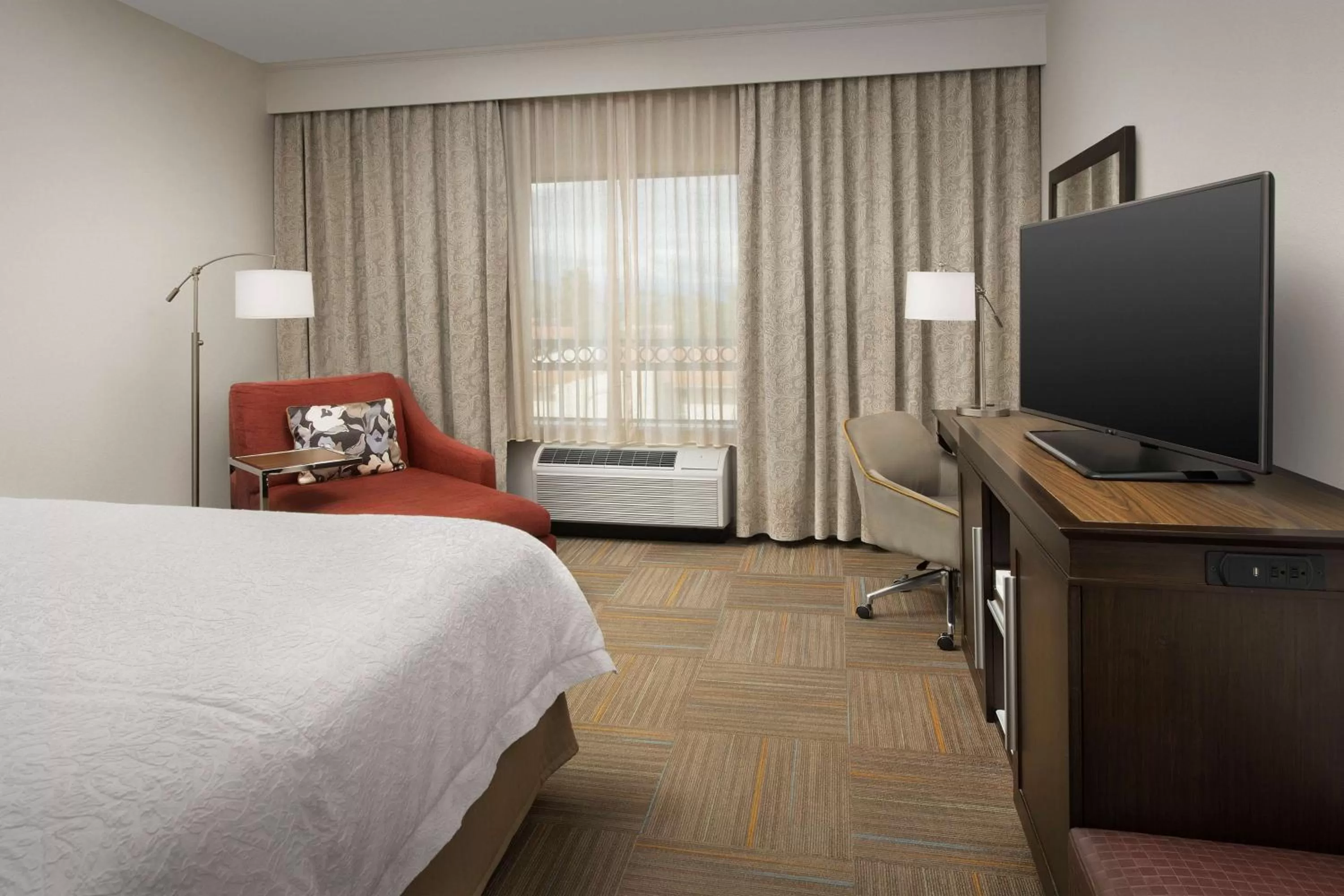 King Room - Non-Smoking in Hampton Inn & Suites Phoenix/Tempe