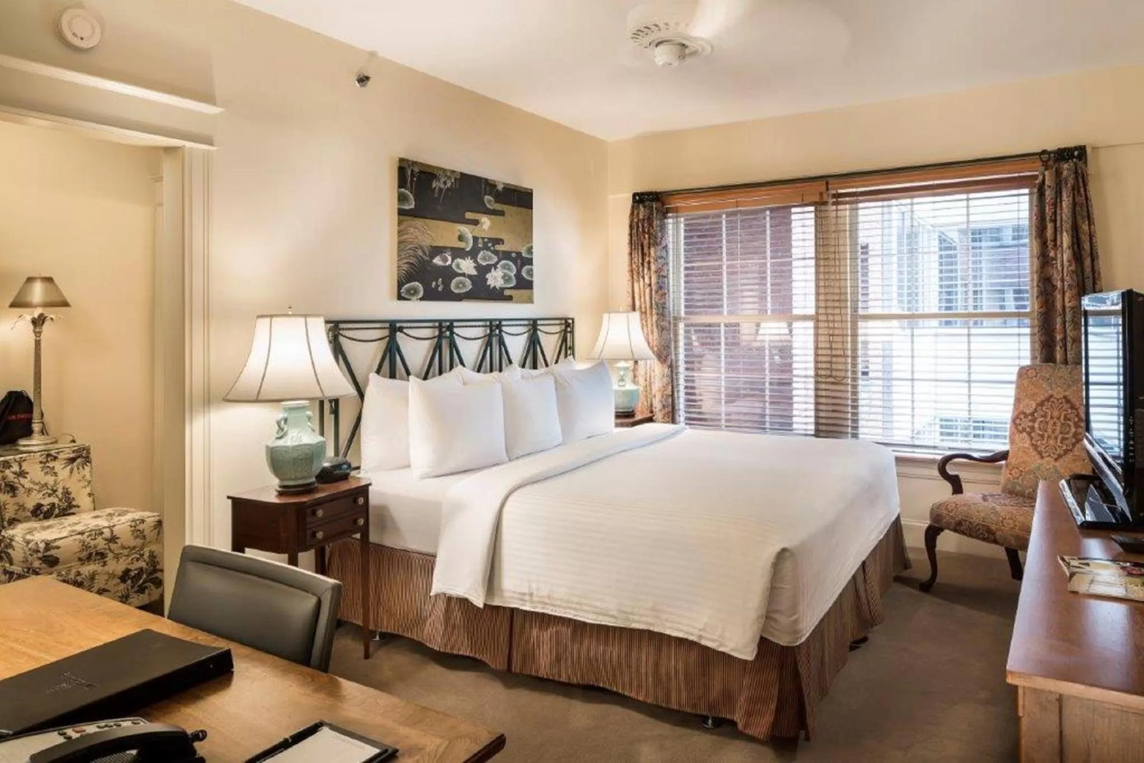 King Room in Hotel Lombardy