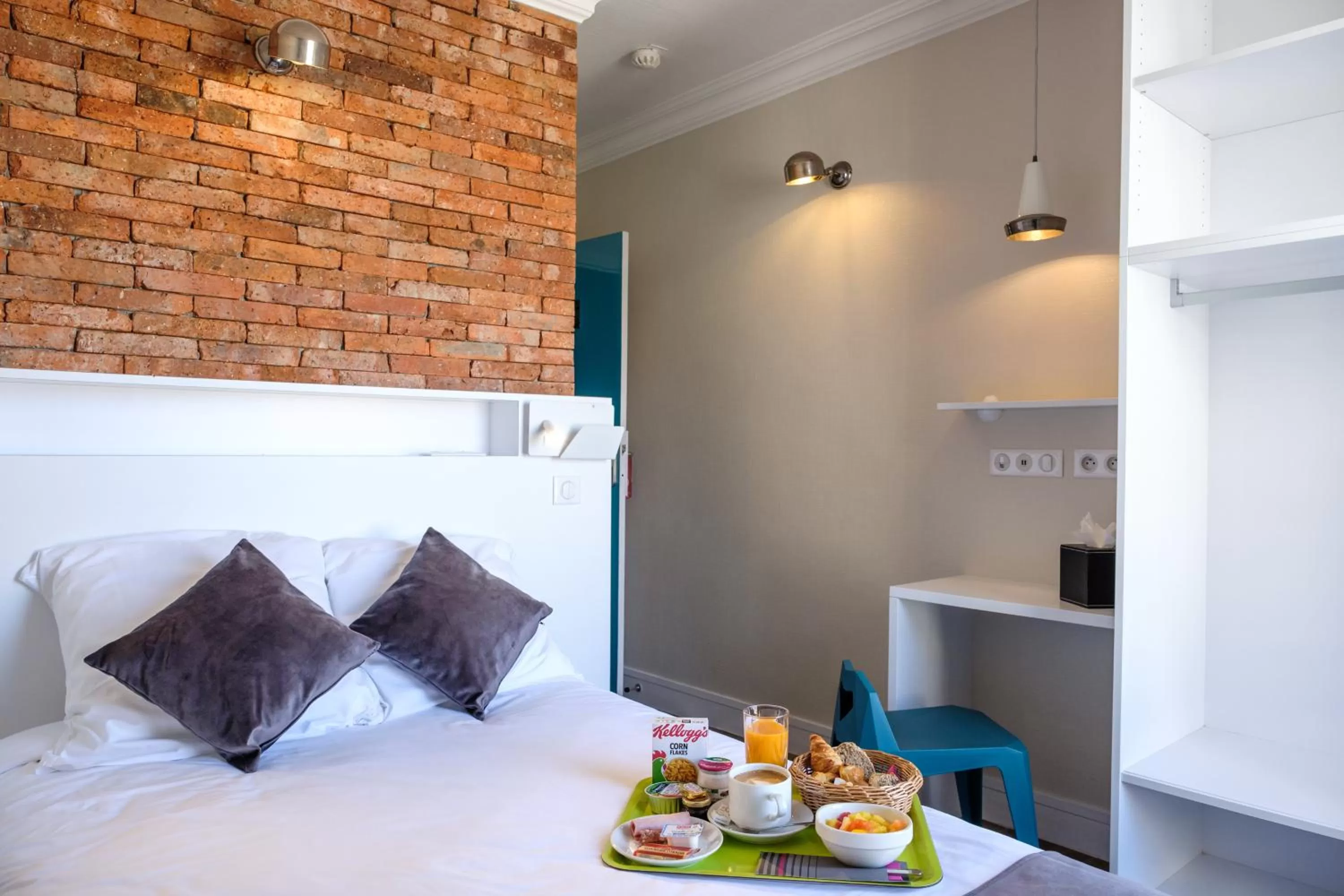 Single Room with Garden View - single occupancy in HOTEL DE PARIS MONTPARNASSE