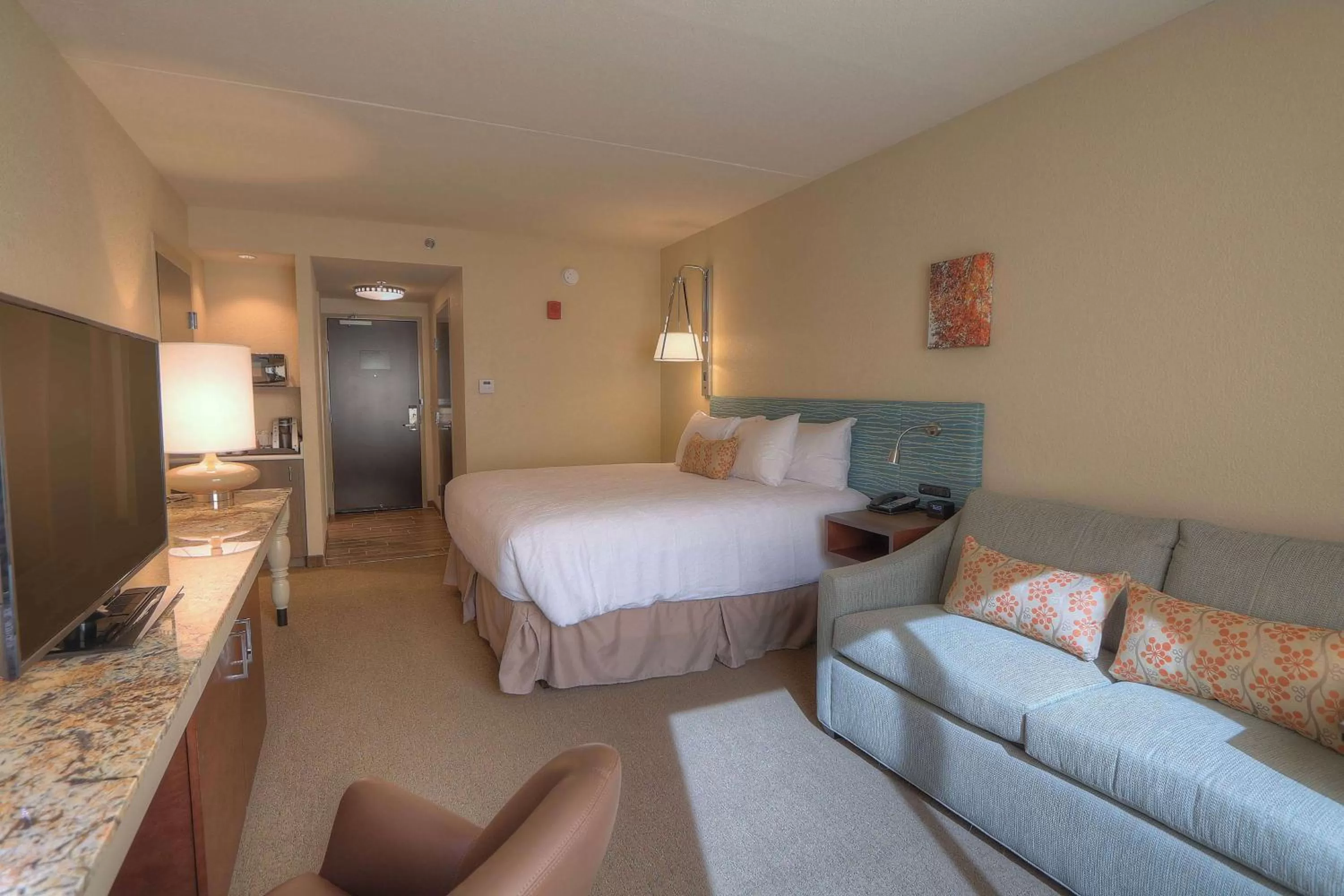 Deluxe King Room with Fireplace in Hilton Garden Inn Pigeon Forge