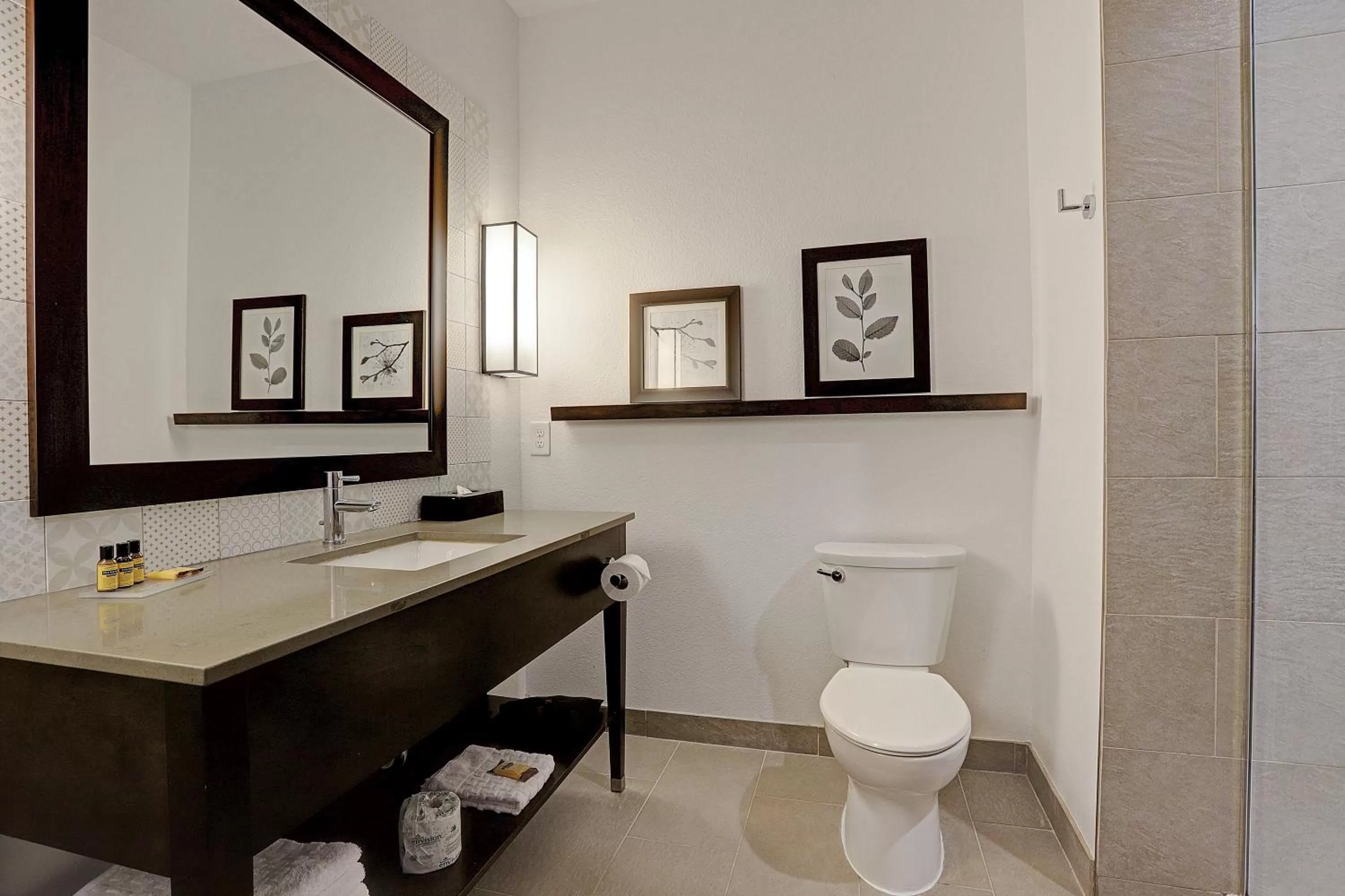 King Room with Bath Tub - Disability Access in Ramada by Wyndham Houston Westchase