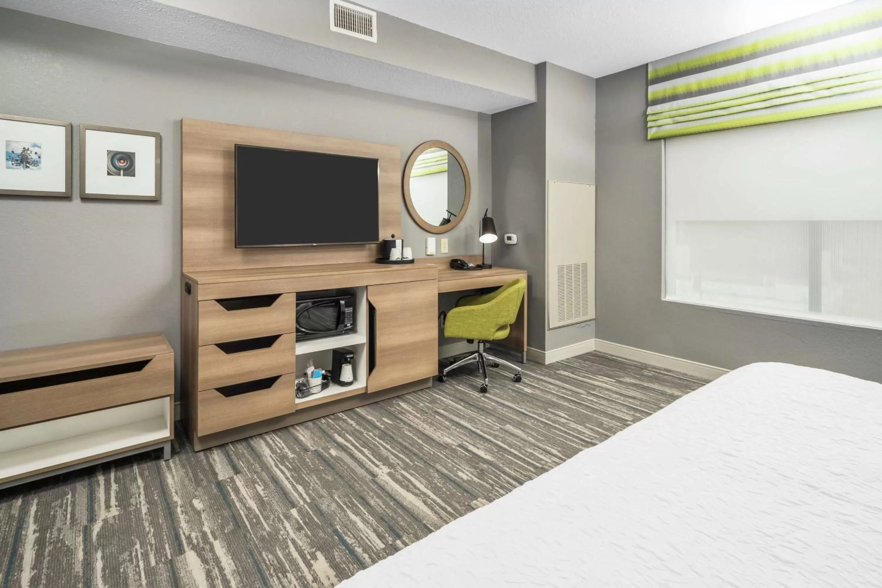 One-Bedroom Queen Suite with Sofa Bed - Non-Smoking in Hampton Inn Wilson Downtown