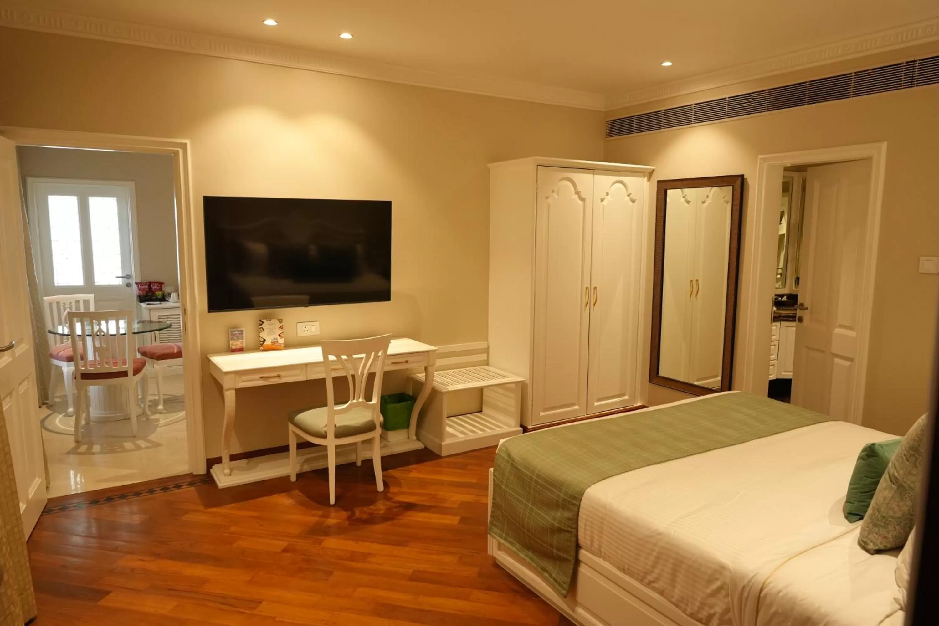 Luxury Suite in Sun-n-Sand Shirdi