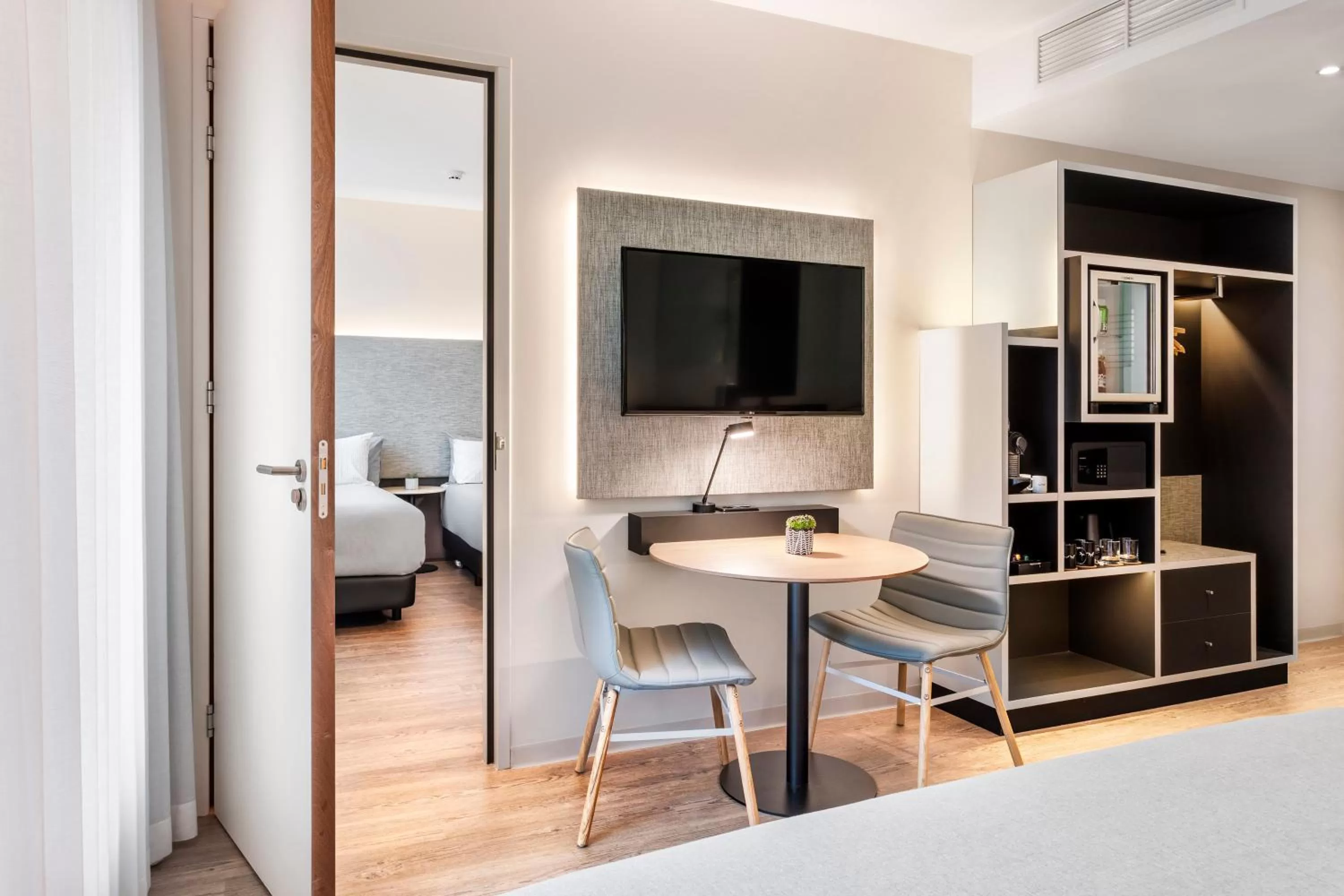 2 connected rooms in INNSiDE by Meliá Amsterdam