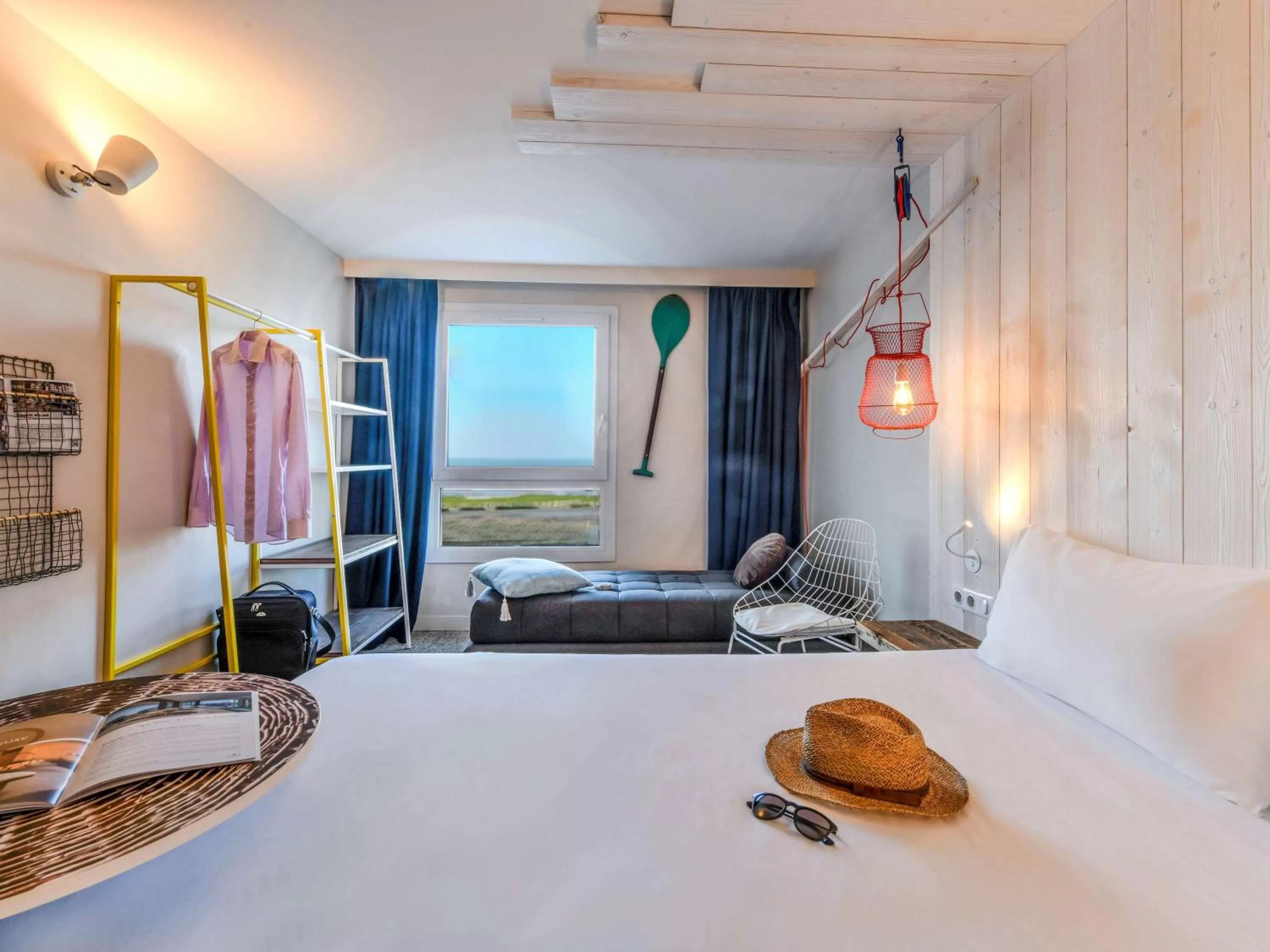 Photo of the whole room, Bed in ibis styles La Rochelle Thalasso Chatelaillon