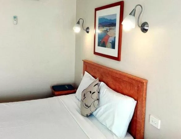 Queen Room - Disability Access in Glen Inn