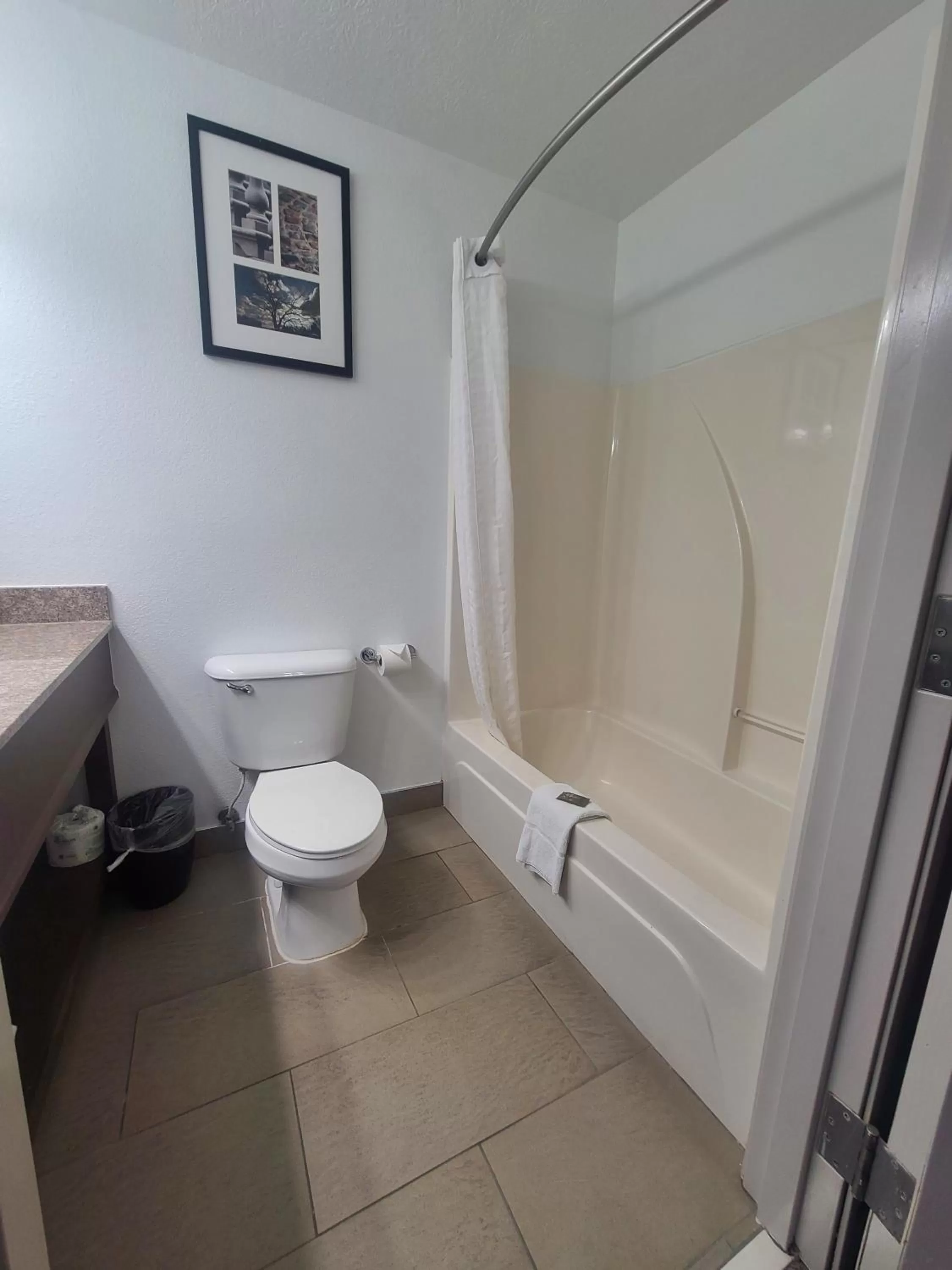 King Room - Non-Smoking in Country Inn & Suites by Radisson, Paducah, KY