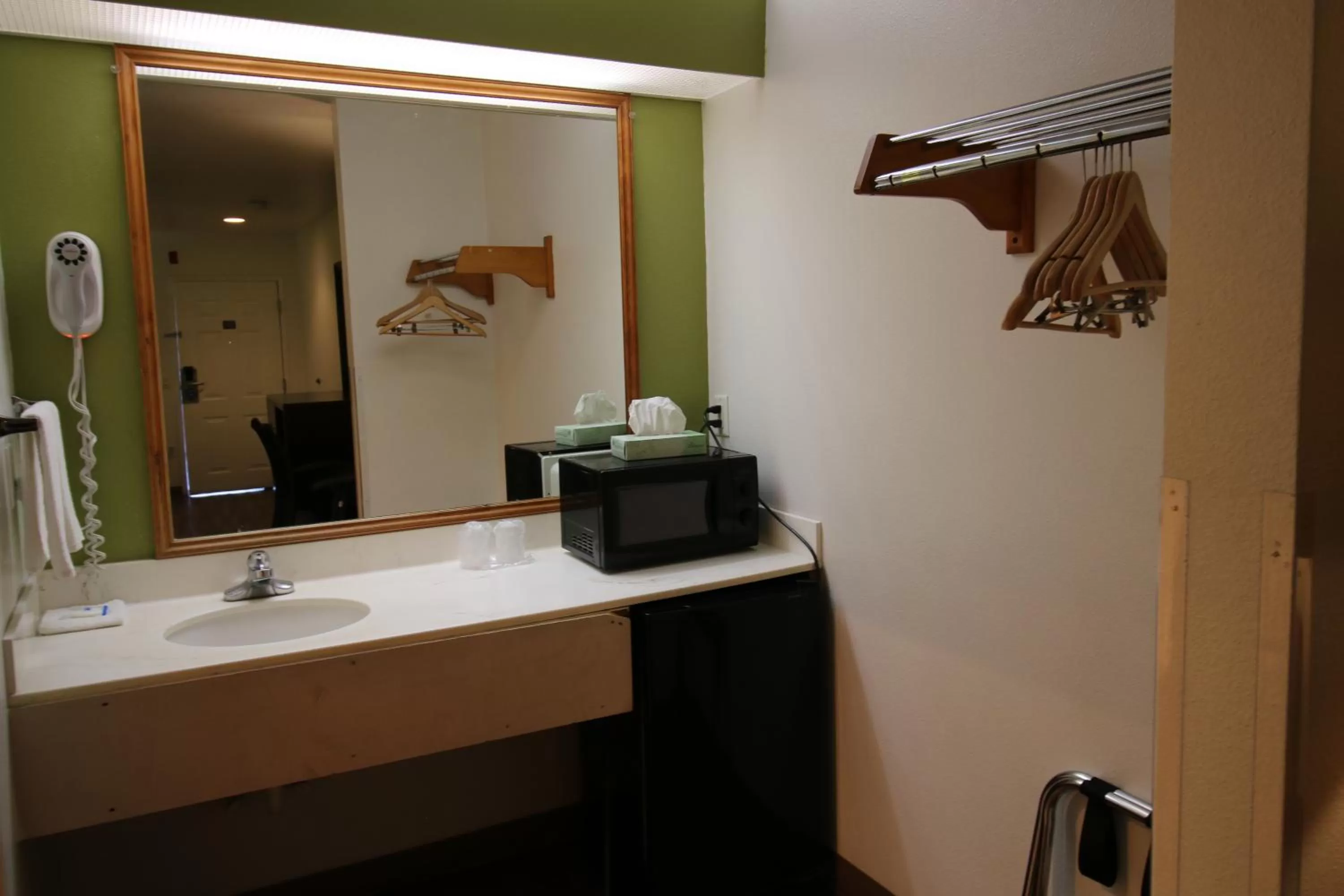 Queen Room in Rice Hill Inn